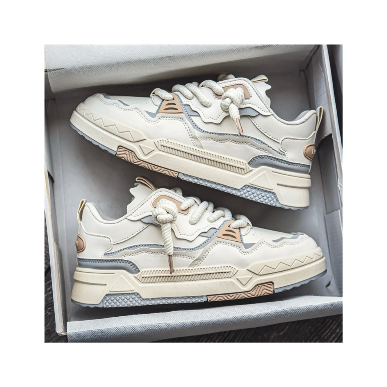 2024 Casual Sneaker New Height Increasing Flat Tennis Athletic Walking Street Shoes For Man Lightweight Bread Shoes For Men