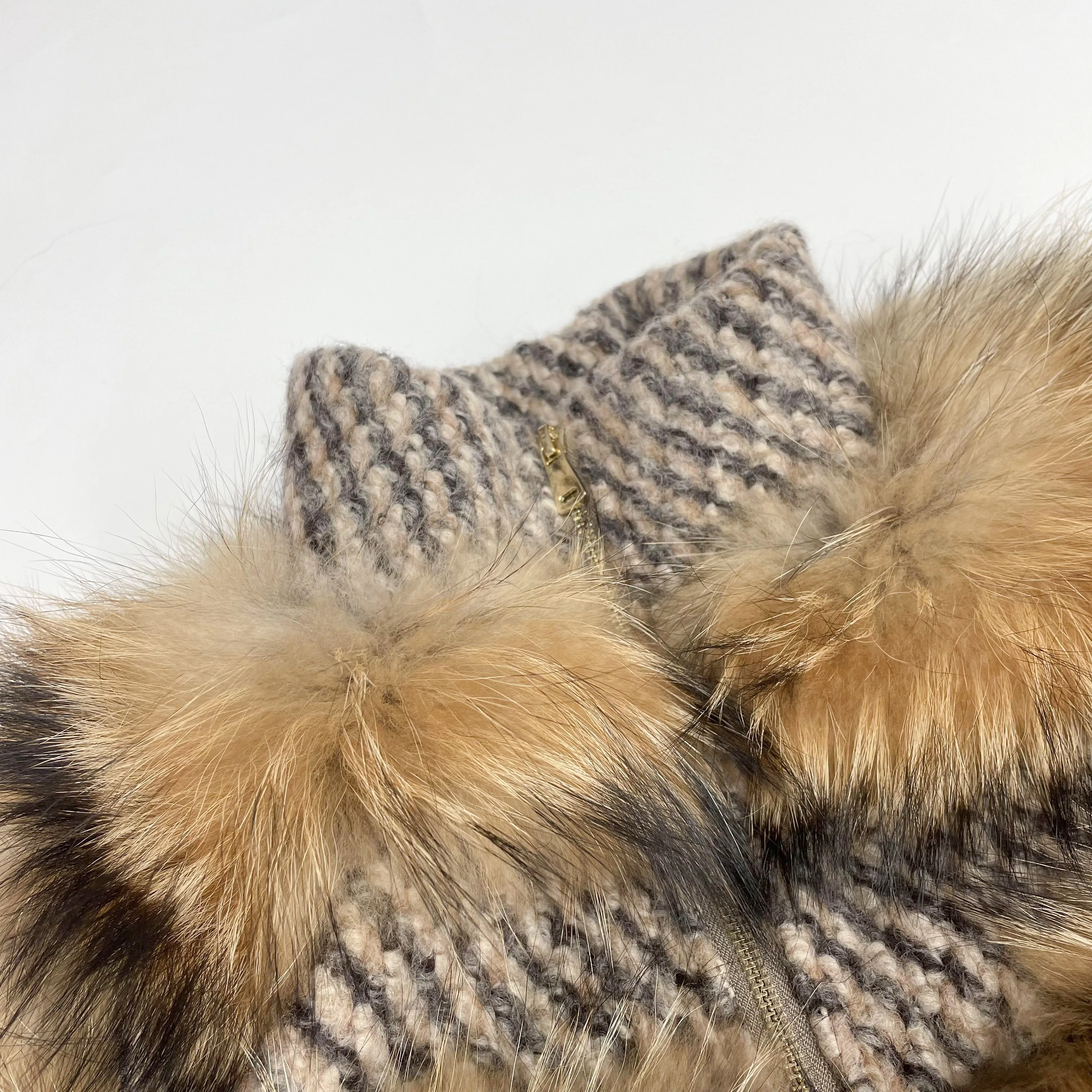 Wholesale custom winter luxury short cropped top animal fur jacket women real raccoon fur coat