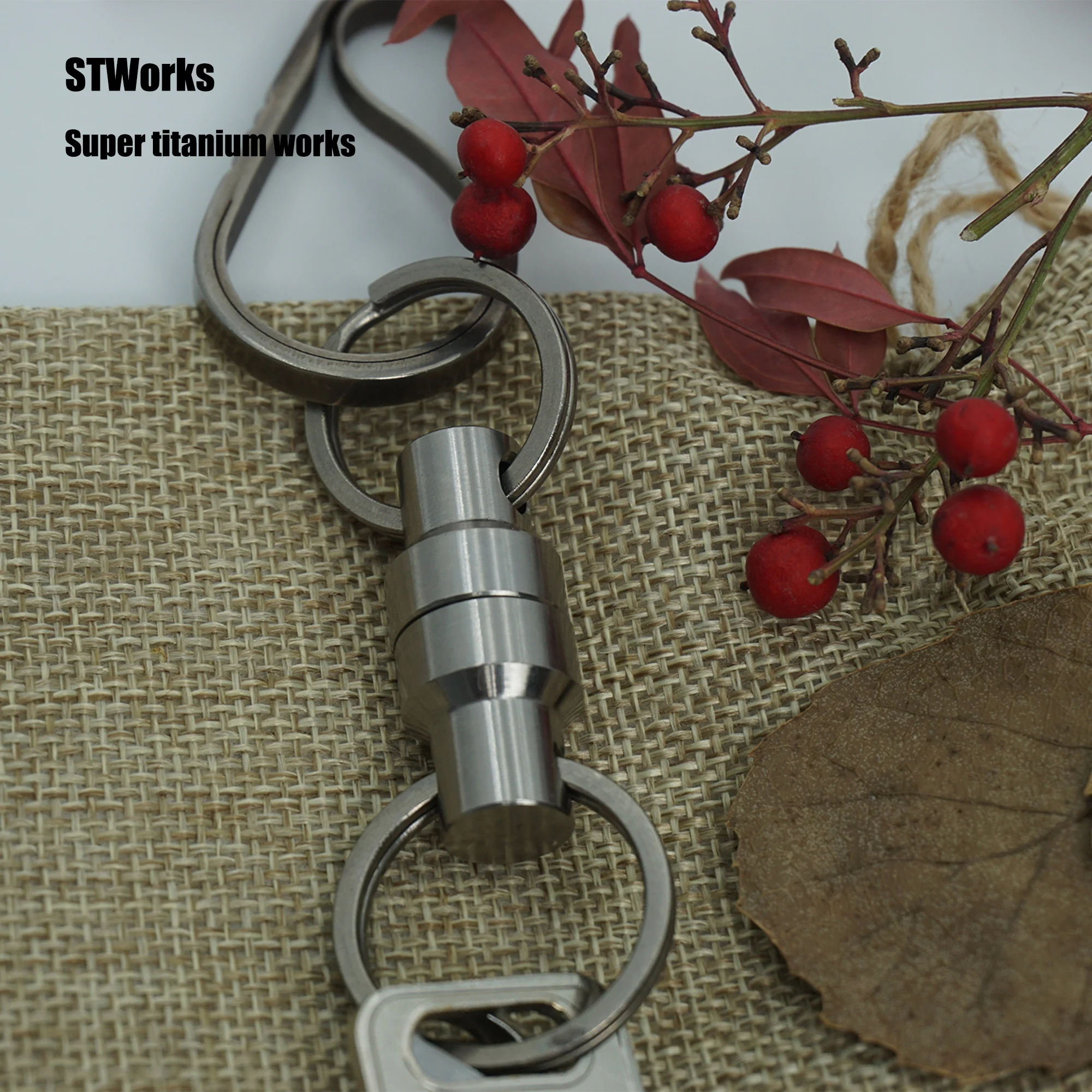 OEM Titanium Fashion Pull Apart Keychain Double novelty Keychain Detachable Quick Release Keyring
