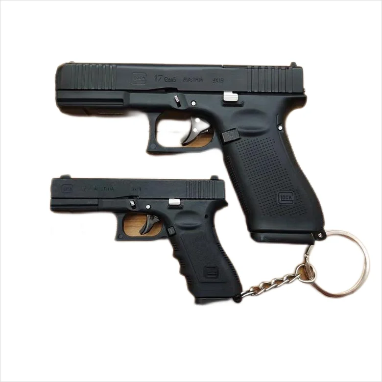 Fuya Elaborate Metal Alloy Pistol Model Mini Toy Ejection Gun Model Keychain  1:3 Glock 17