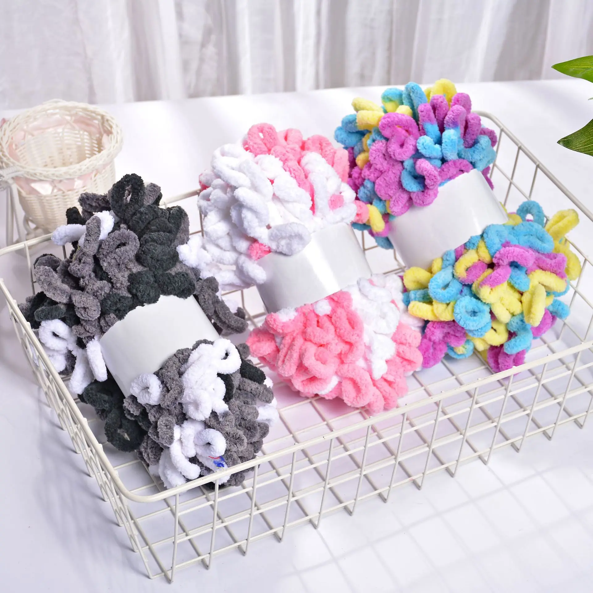 Factory Directly Chunky fancy Yarn Puffy Chenille Finger cheap Loop Yarn for Hand Knitting