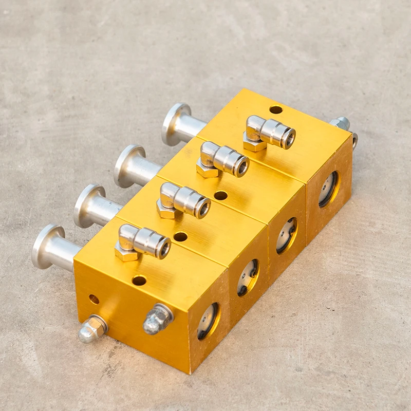 The pneumatic valve of the tanker controls the pneumatic combination switch