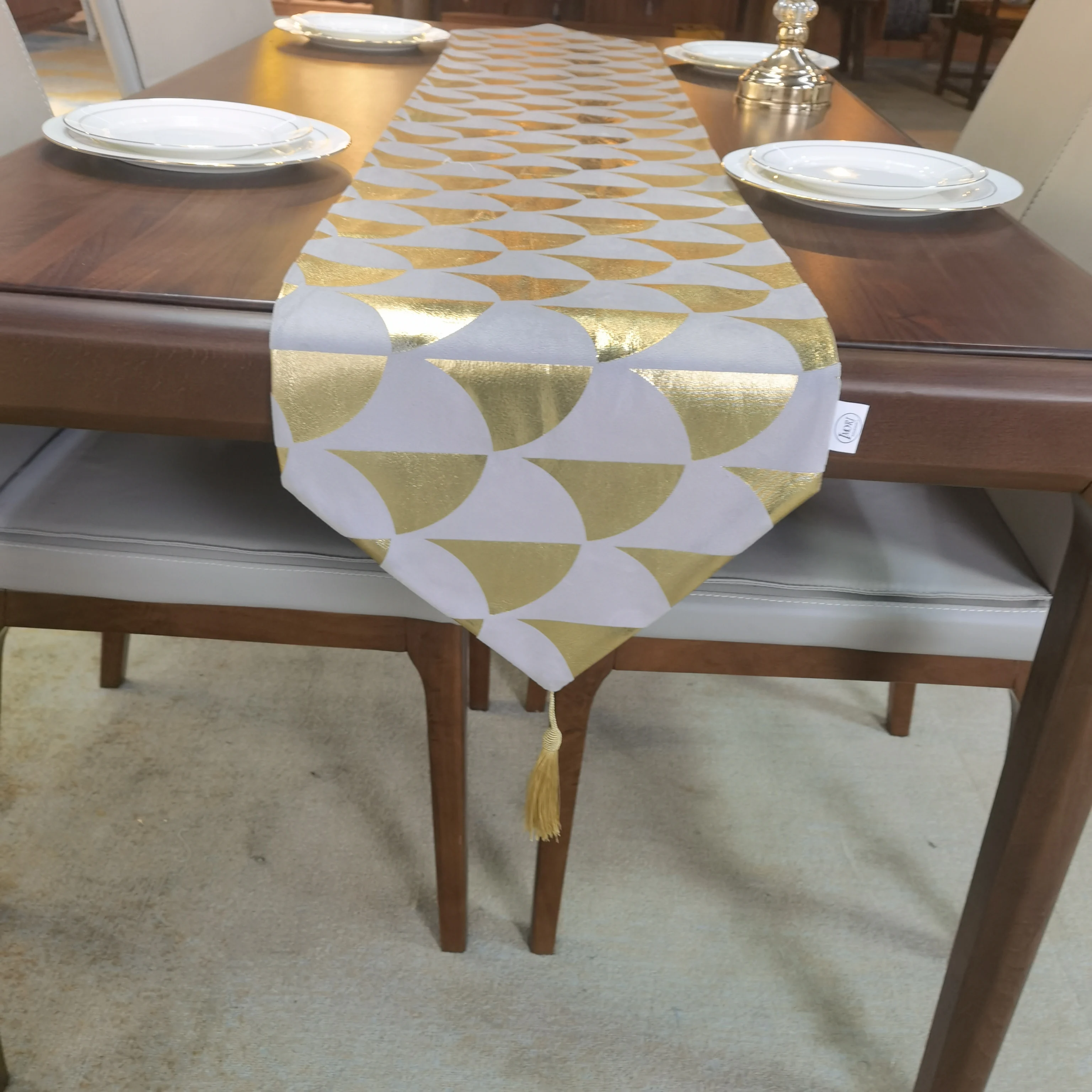 Wholesale Luxury Nordic Table Mat Modern Polyester Home Decorative bronzing Table Runners