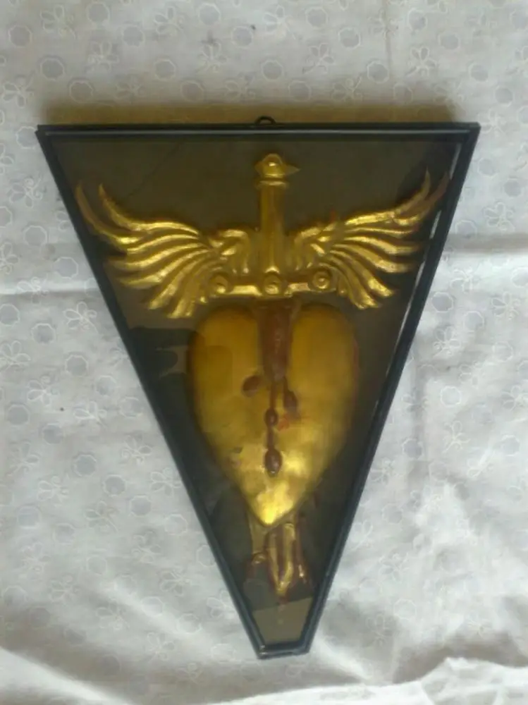 Metal Sacred Heart Wall Frame For Home Wall Decor