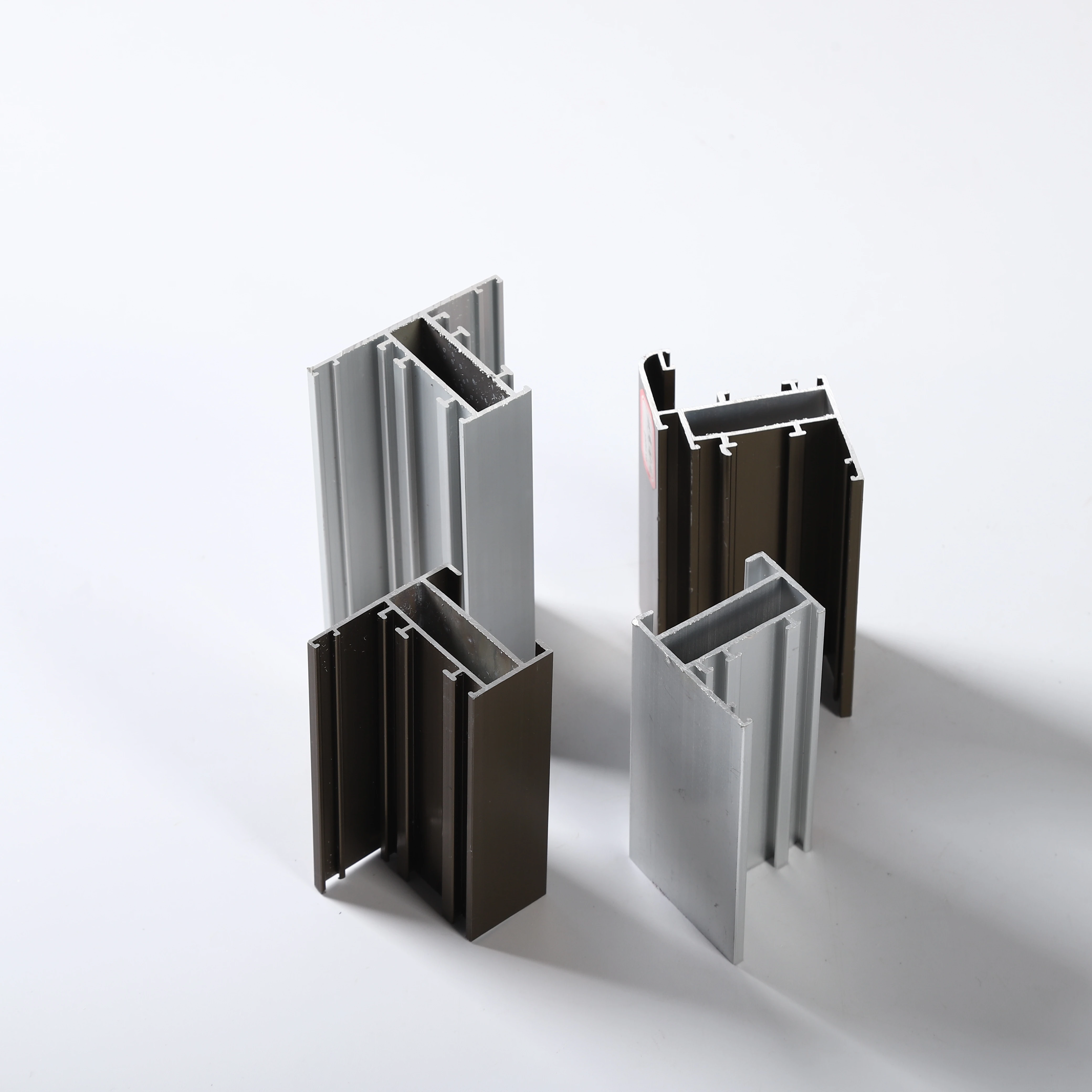 Высококачественные серебряные анодированные экструдированные алюминиевые профили
