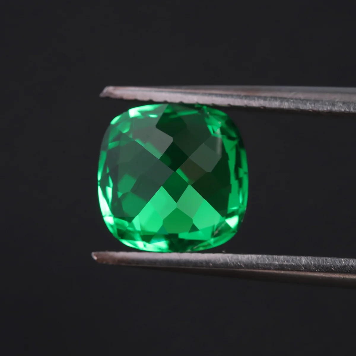 Cushion shape Lab Grown Emerald Gems 5x5mm 8x8mm Colombian  Emerald AGL Certified High Quality 5A Lab Grown Emerald