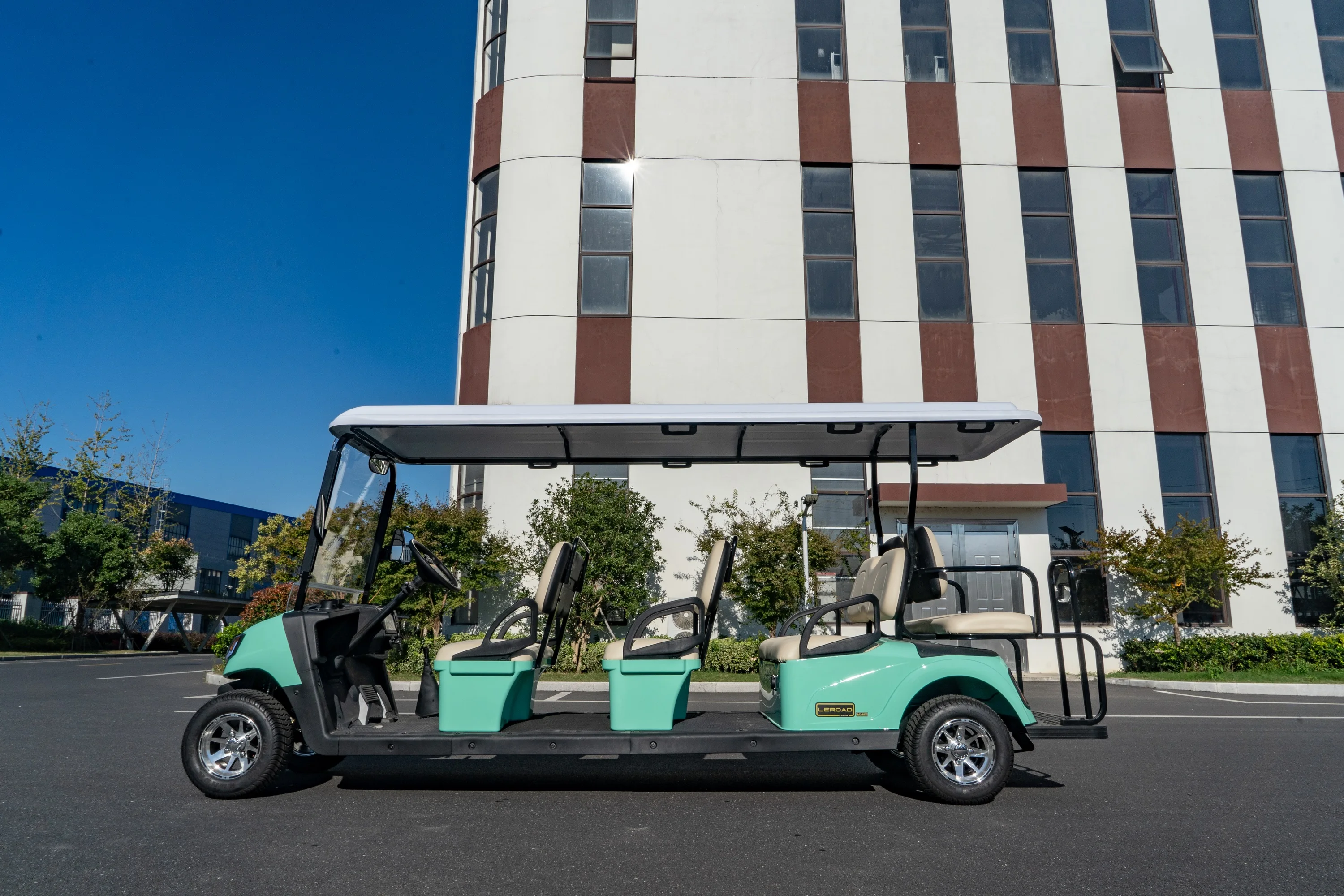 LEROAD LATEST L6+2 Bright Green Golf Cart Hot Selling Well Performance 8 Seats Electric Golf Car
