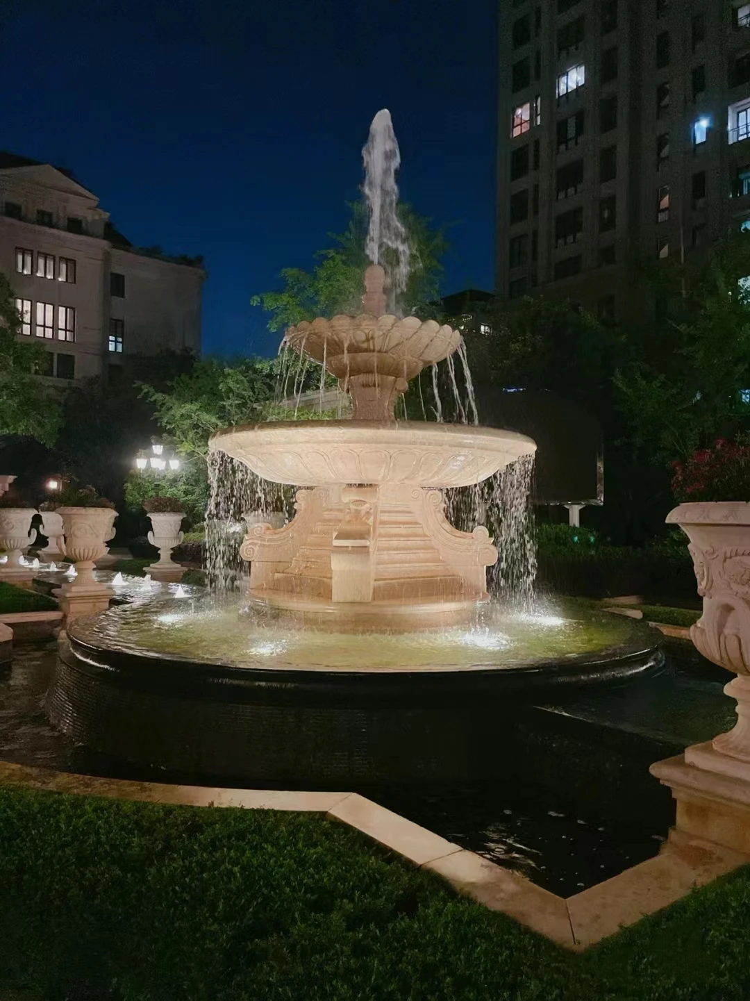 Fancy Custom Hand Carved White Marble Water Fountains with lion sculptures for Outdoor Garden