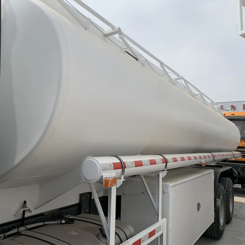 Used HOWO Fuel Oil Delivery Truck 25000 liters 6x4 tanker truck