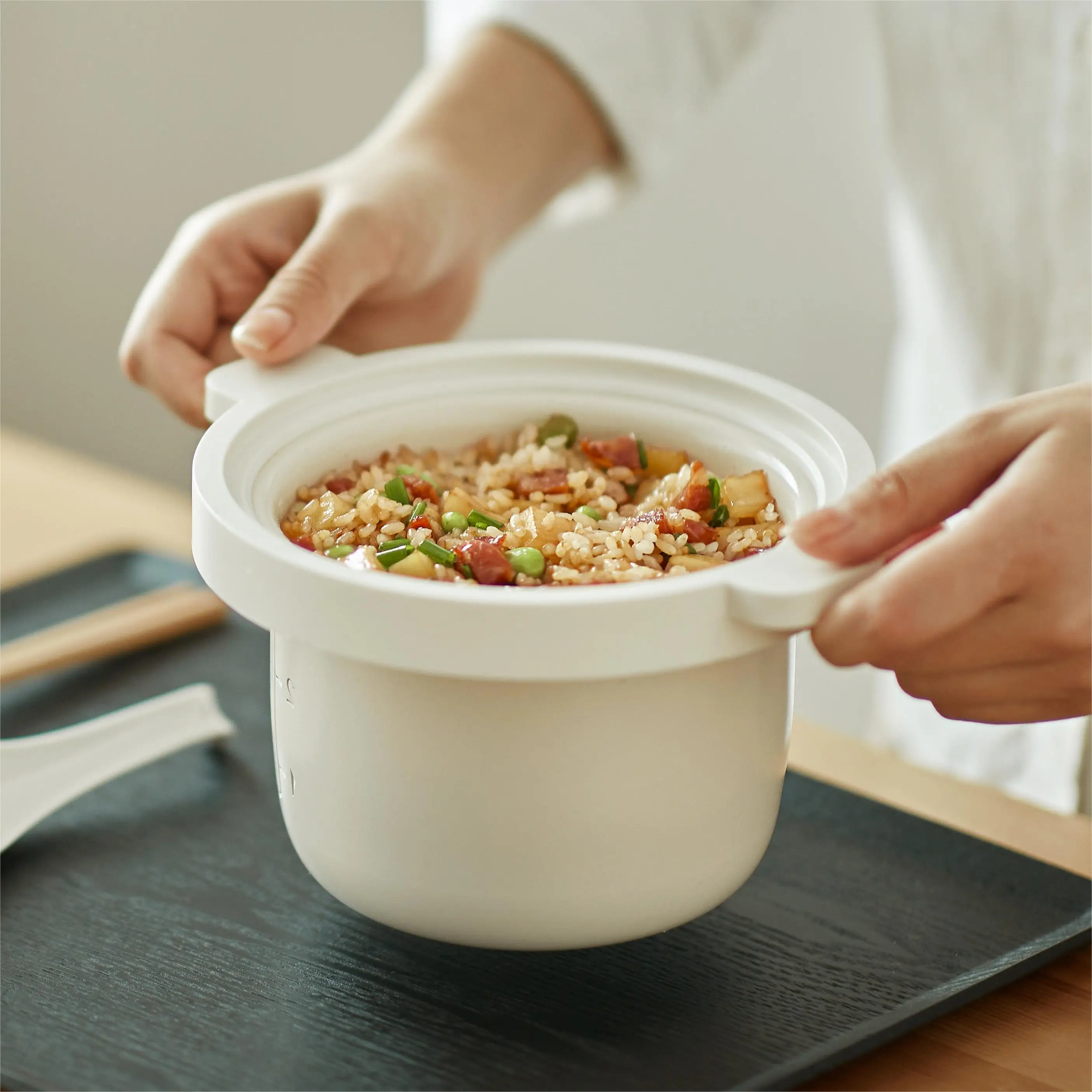 Multi-Function Rice Soup Pasta Porridge Cooker Mini Electric Hot Pot Ramen Cooker Non-Stick Pot with Steamer