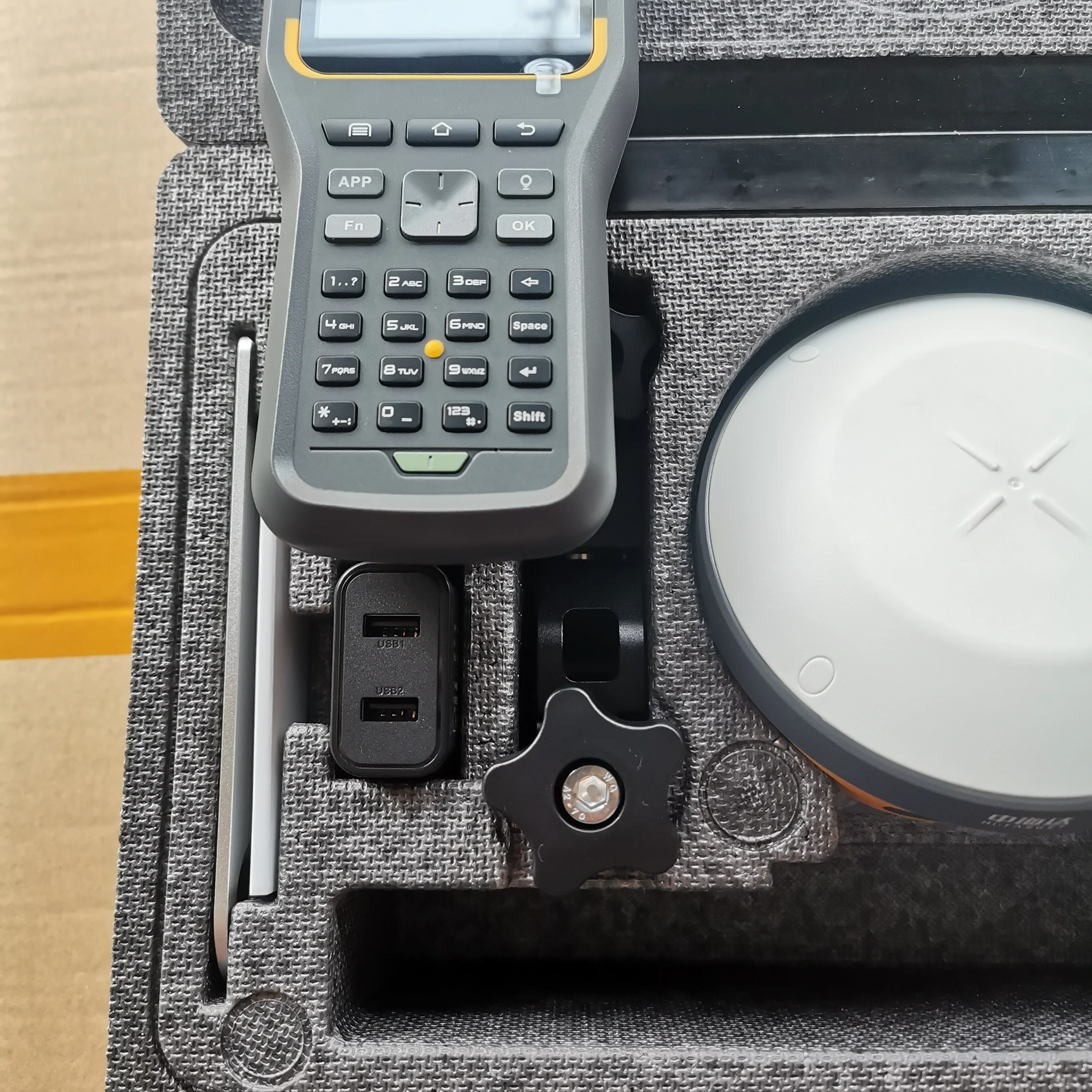 ip67 complete surveying equipment   V200 gnss rtk base and rover