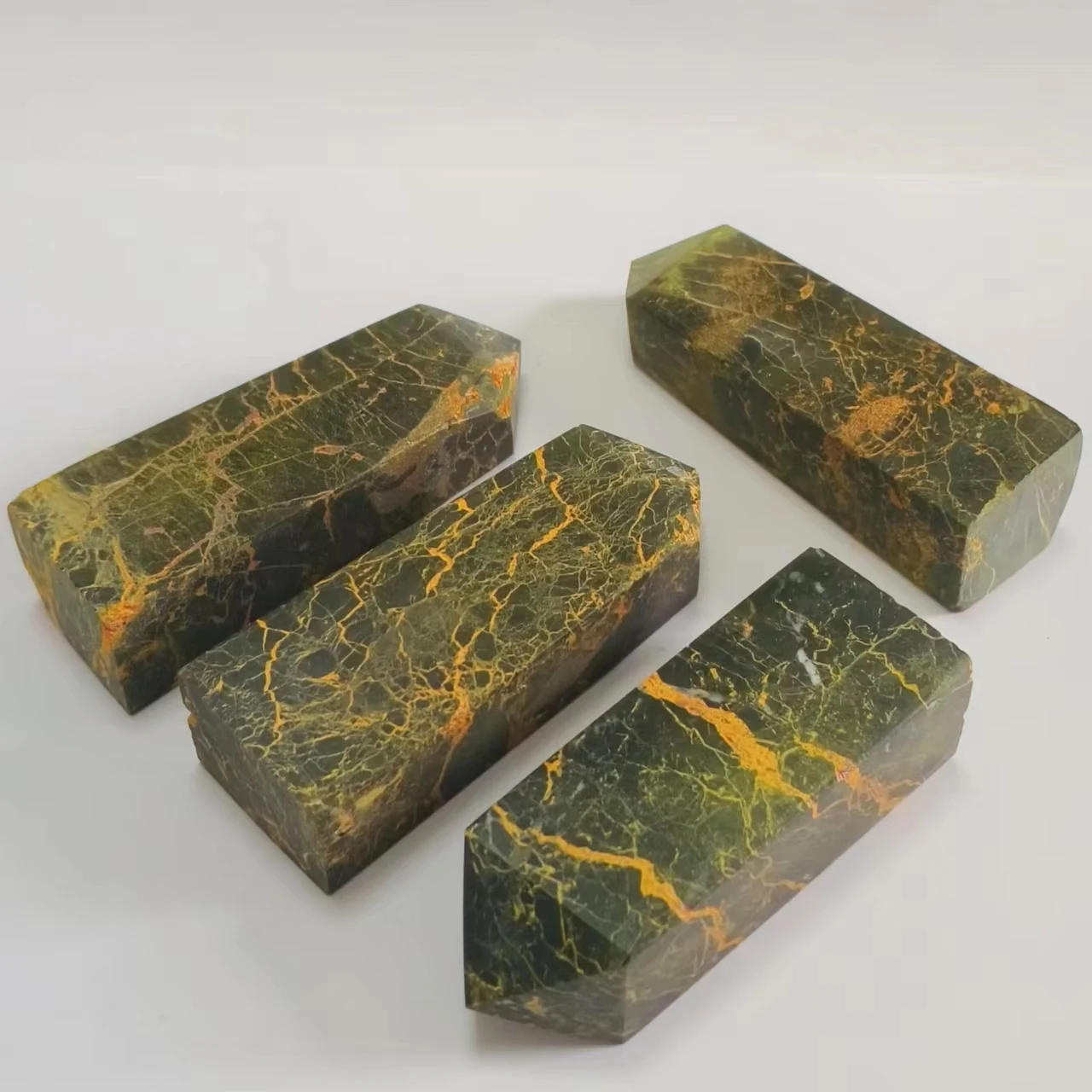 Wholesale Natural Crystal Point Realgar Ore Tower Healing Crystal Wand For Fengshui Decoration