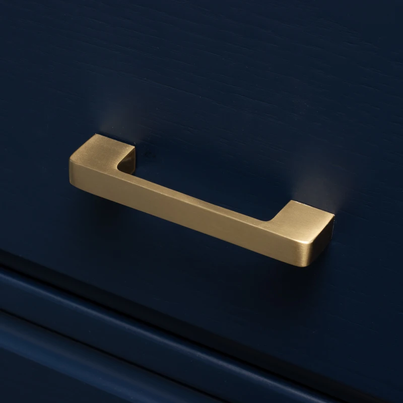 Qiansi HK0078 Factory Direct Selling Modern Furniture Kitchen Cabinet handles Luxury Brass Drawer Knob and Pull