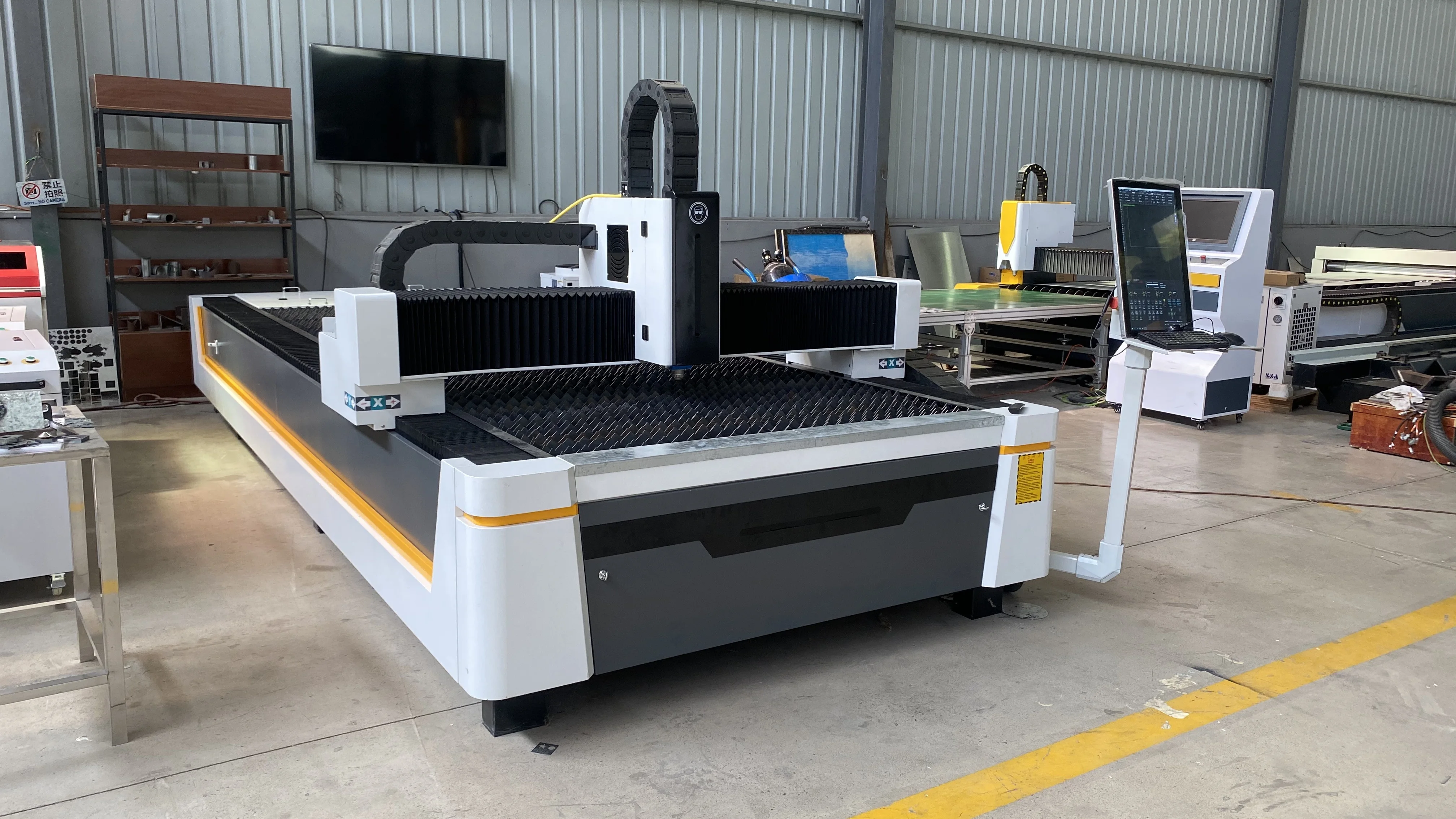 1000w 2000w 3000w Metal fiber laser cutting machine for 12mm stainless steel