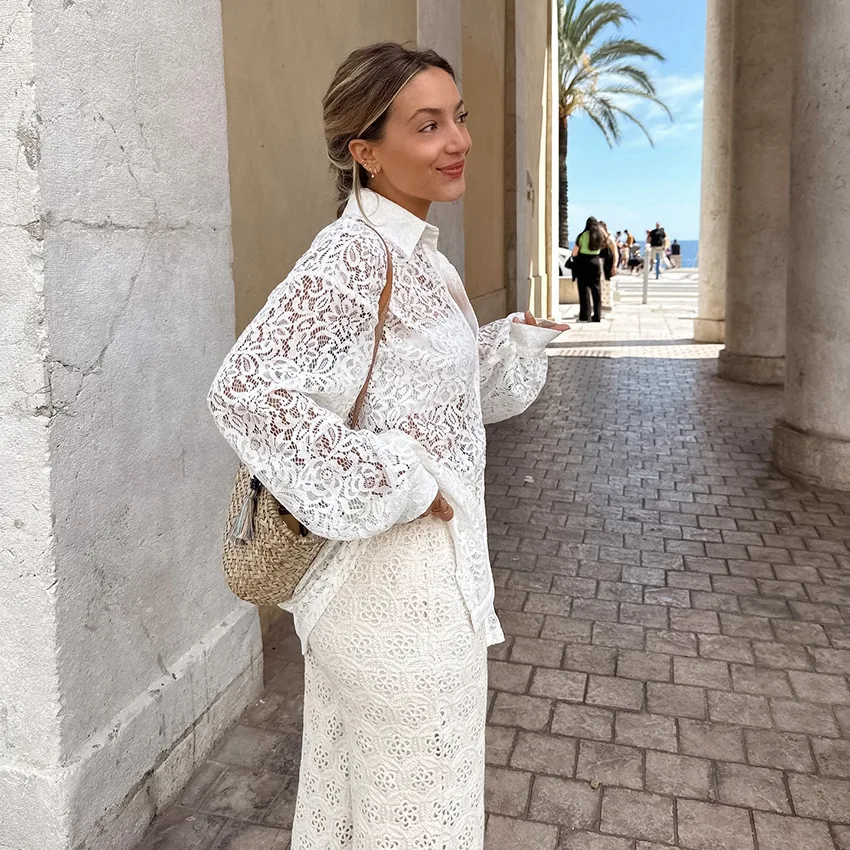 New Styles Clothing Fashionable 2024 Loose Long Sleeve White Casual Luxury Lace Ladies Tops Designer Summer Shirts For Women