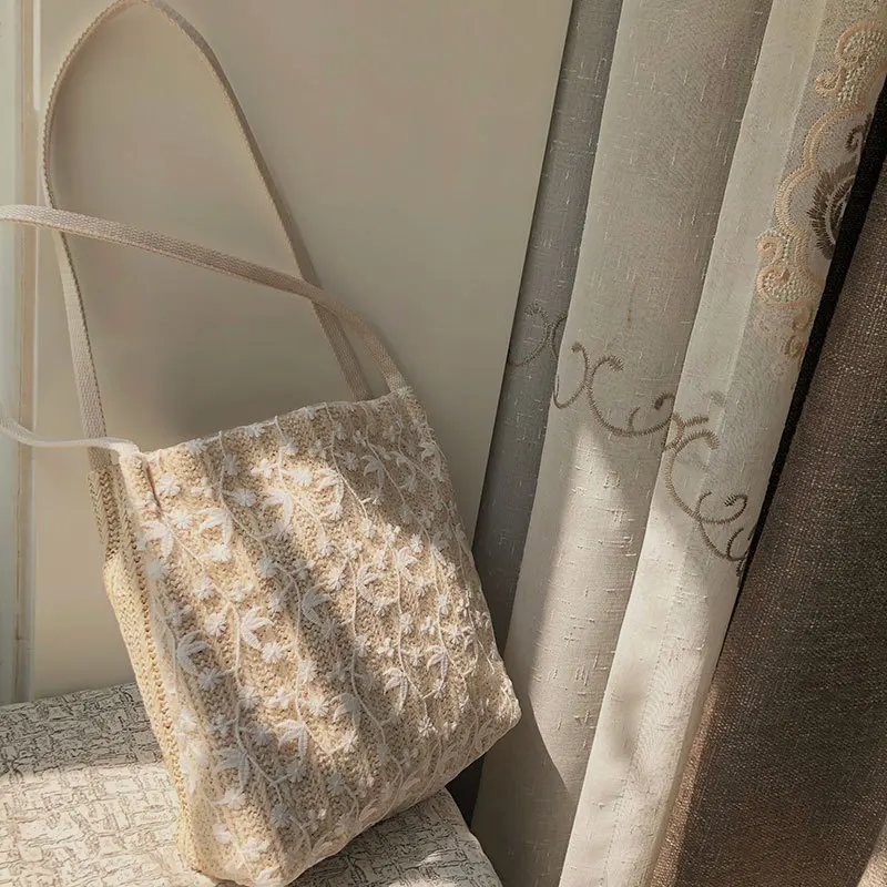 Plastic Raw Materials 2020 new trendy Korean straw woven bag portable large capacity summer versatile bucket lace shoulder wome