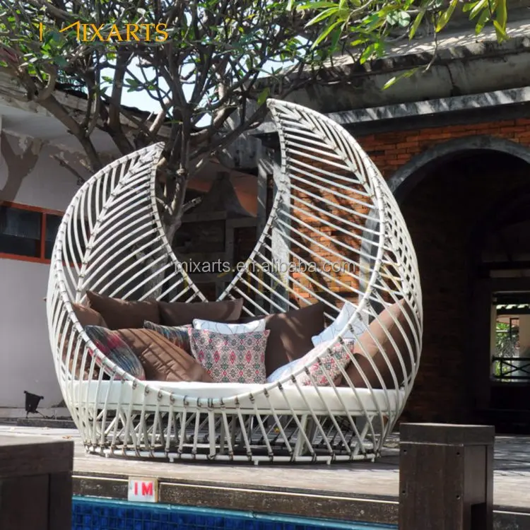 Outdoor Pool Side Furniture Rattan Garden Daybed Sofa