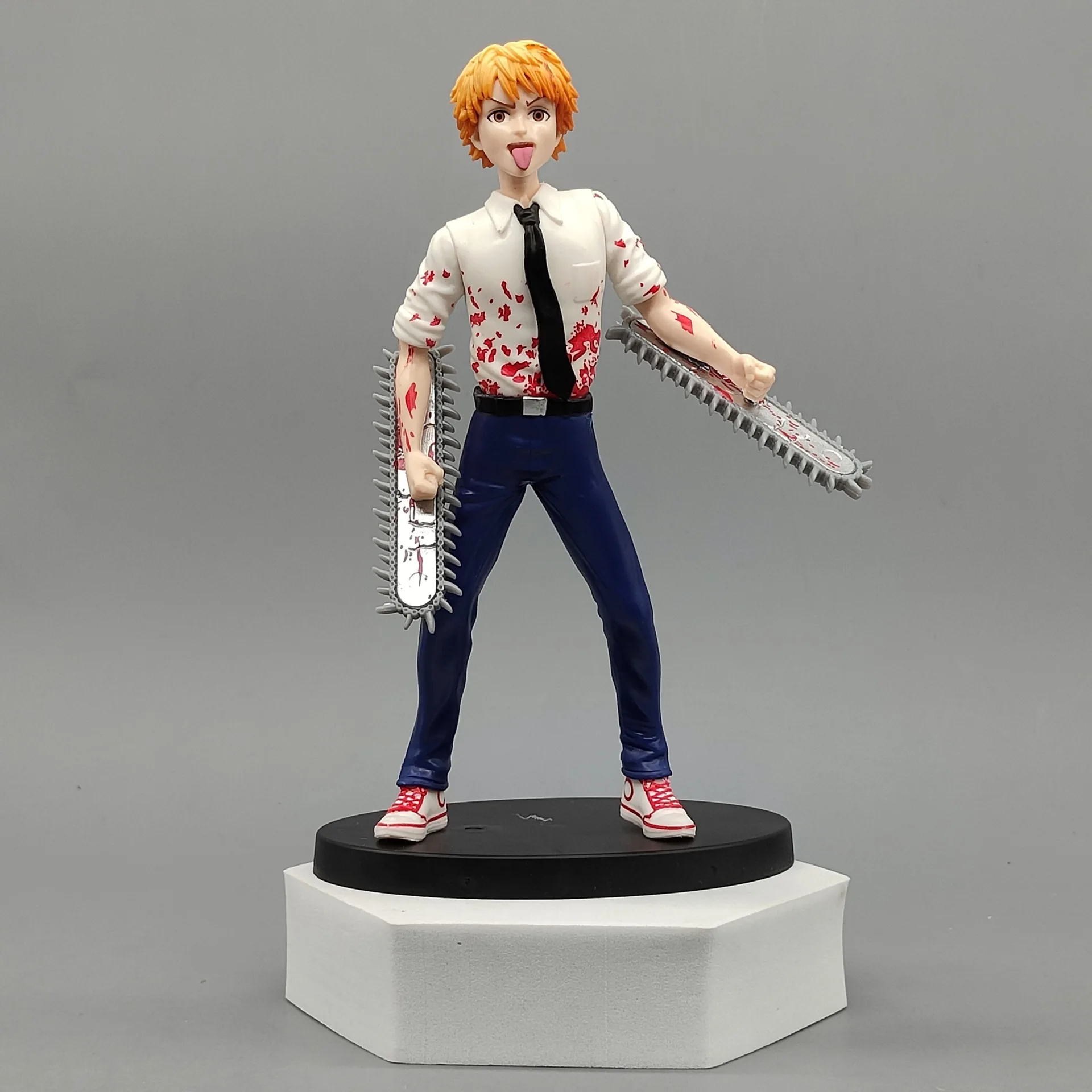 QH custom Cartoon PVC Figure Figure Denji Pochita Makima Power Chainsaw Man Anime Action Figures
