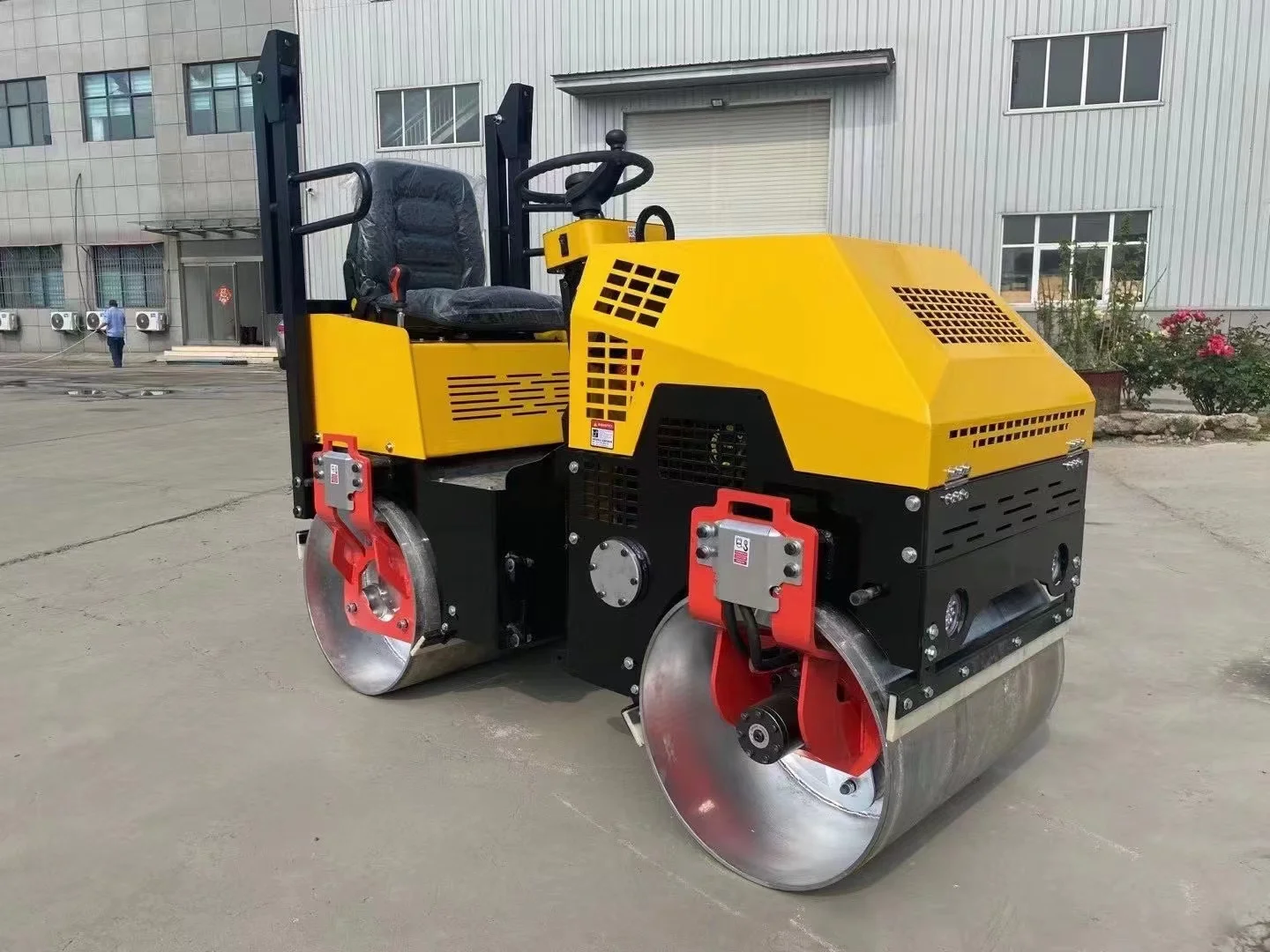 2 Tons 2000kg Weight Small Size Tandem Diesel Asphalt Vibratory Road Roller Compactor for Sale