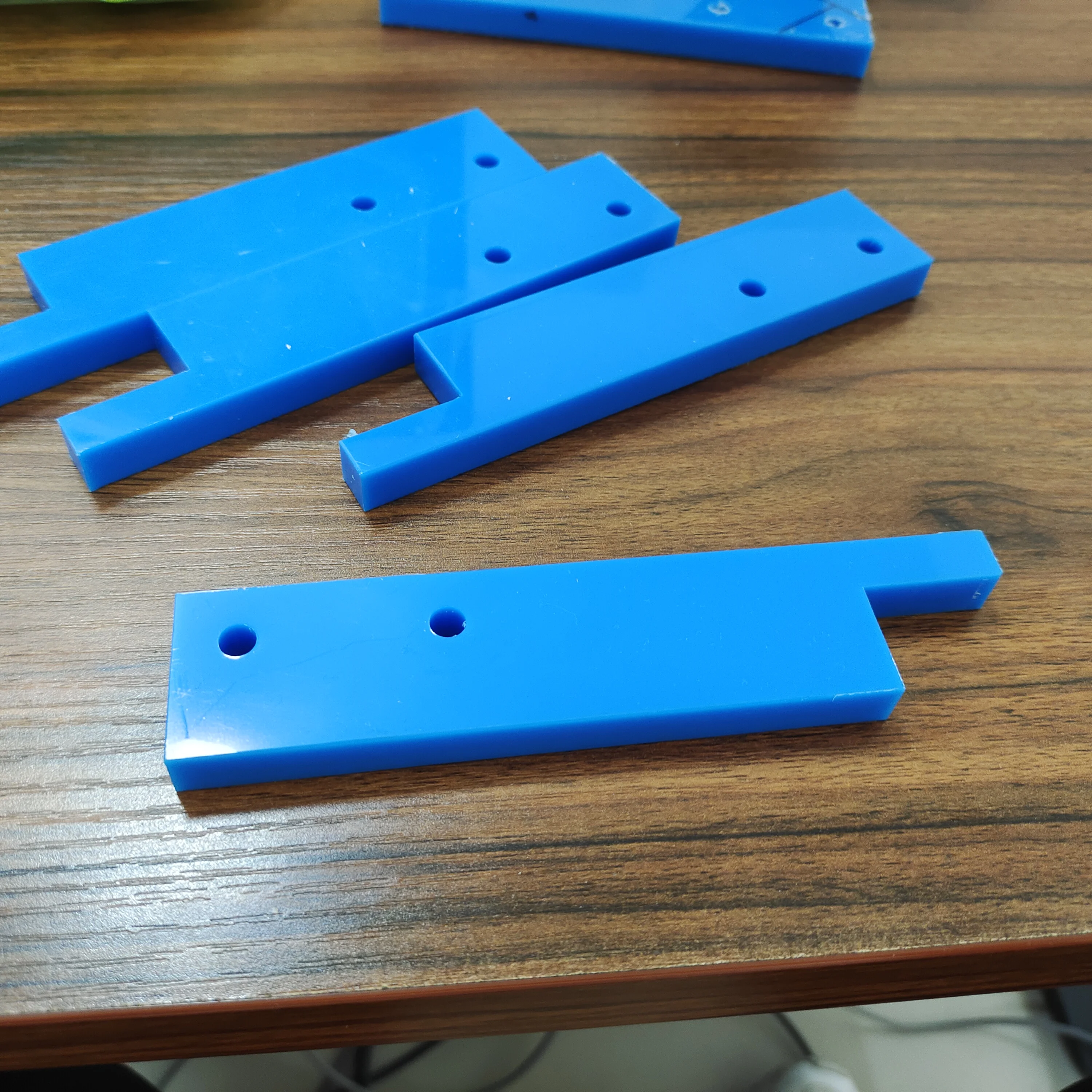 Cnc Machining Milling Part Plastic Oem Odm Guide Bush Plastic Parts Clamp
