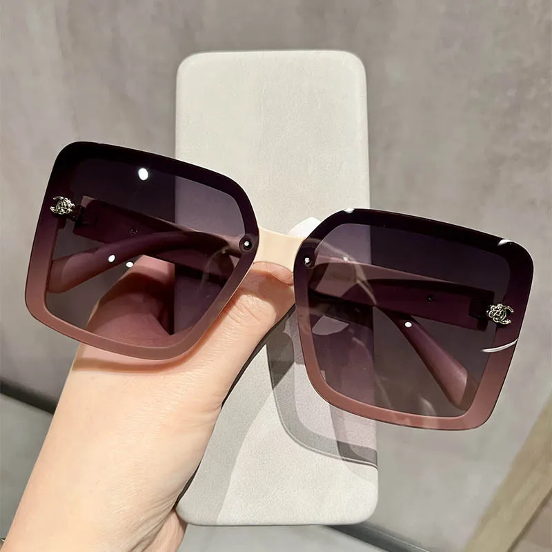 Женские солнцезащитные очки с поляризацией