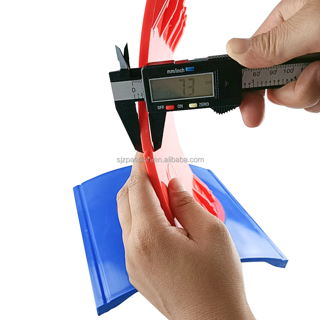 Wholesale curved plastic taekwondo breaking  board karate rebreakable board martial arts training equipment