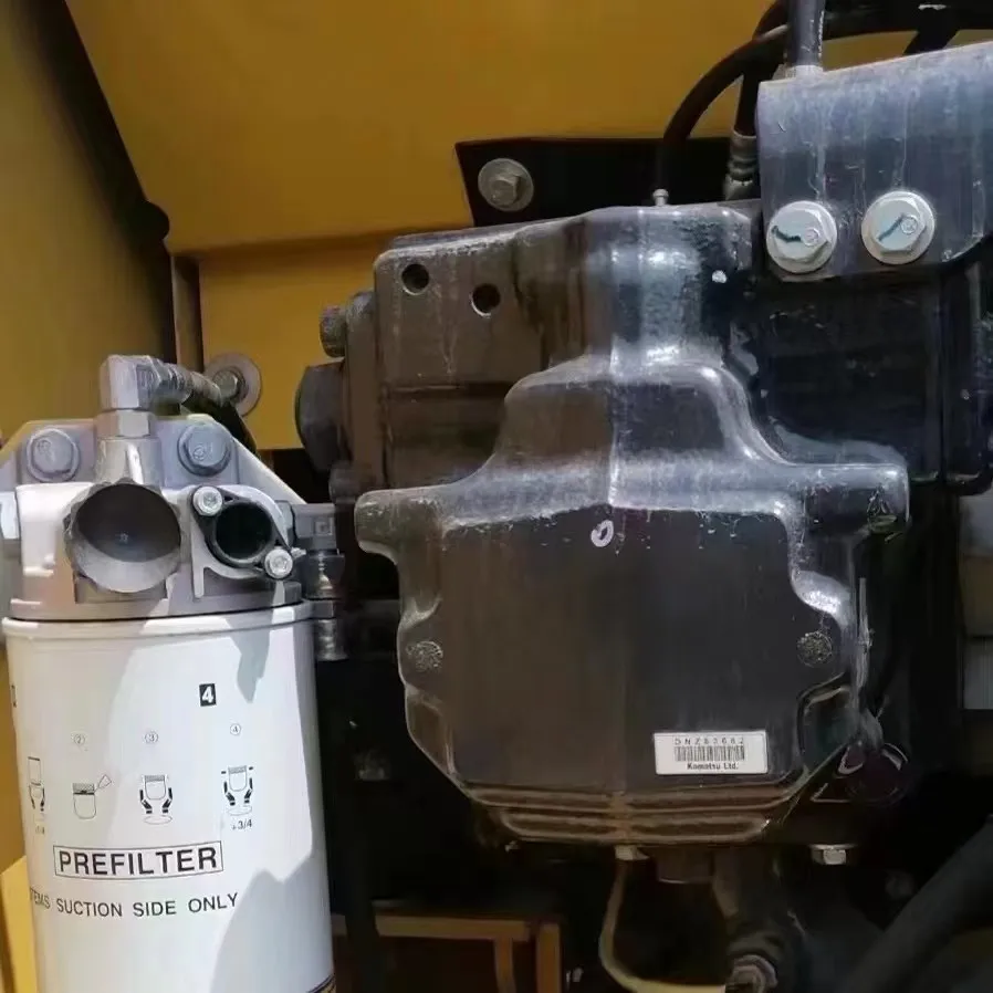 Used Komatsu PC200-8 20ton hydraulic crawler mini backhoe excavator in China for earth-moving