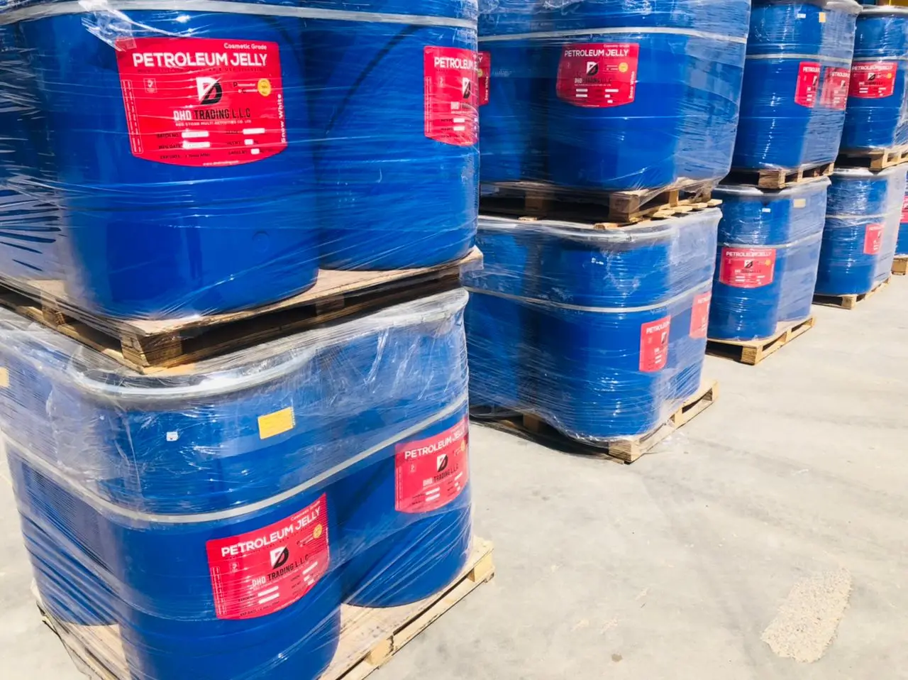 Great Effect Best Selling Factory Supply High Purity Petrolatum WHITE PETROLEUM JELLY 175 KG IRON & PE DRUM Skin Care Hot Sales