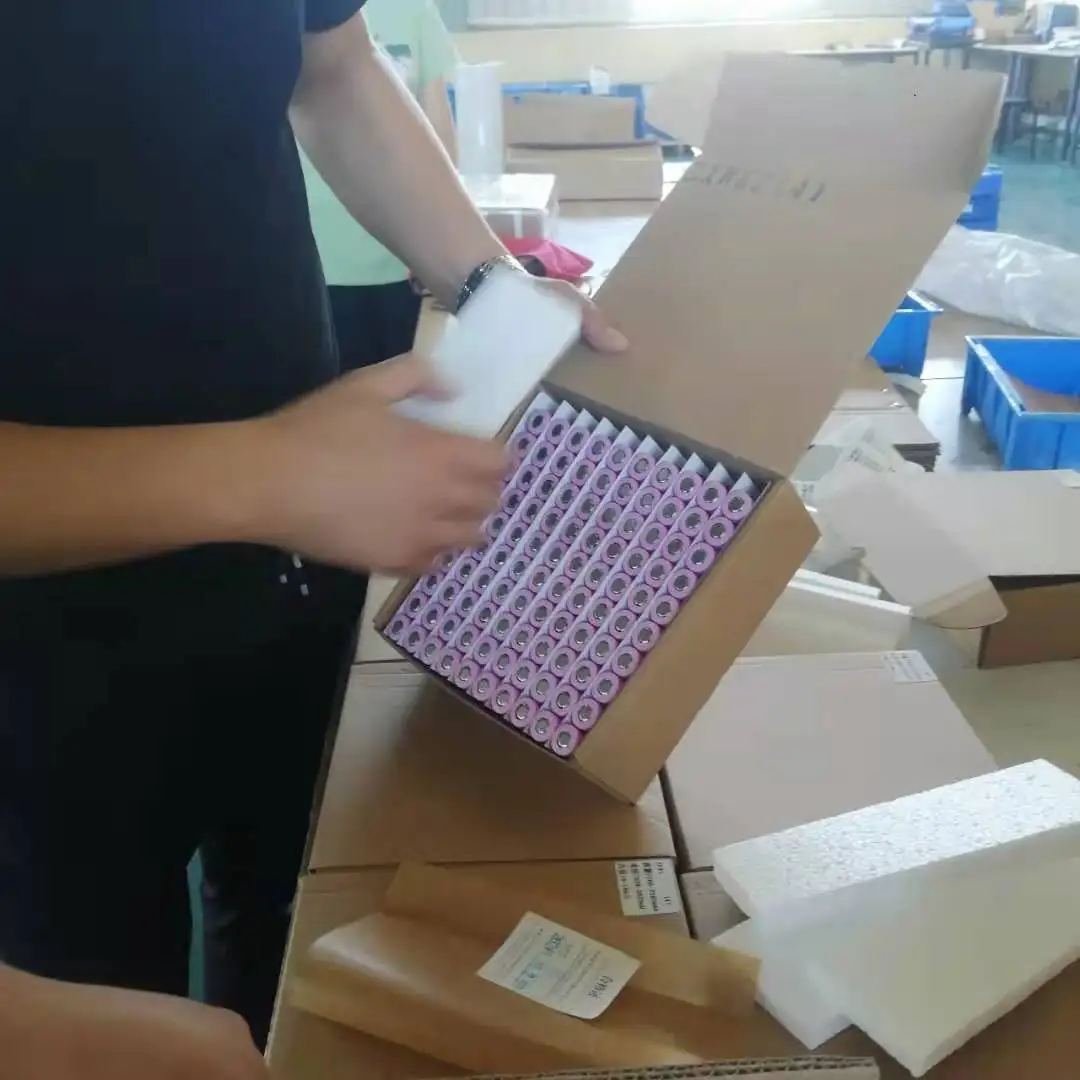 Hot sale Sinc Power cylindrical NMC ISR 18650 2500mah lithium battery lithium ion battery for scooter