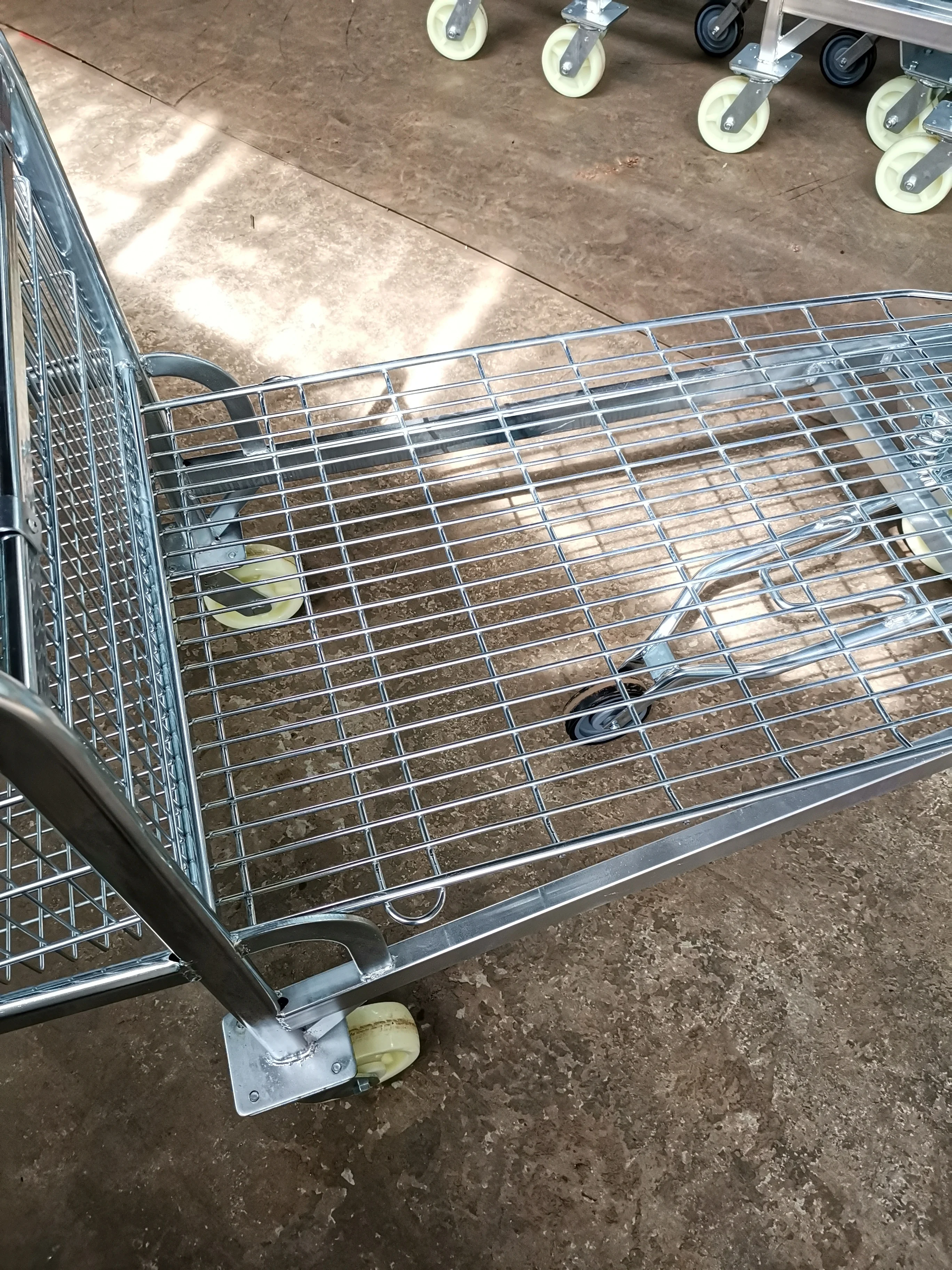 Heavy-Duty Zinc-Coated Steel Flat Trolley Cart with Wheels Portable Hand-Pull Logistic Dolly Cart Shopping Flat Platform Trolley