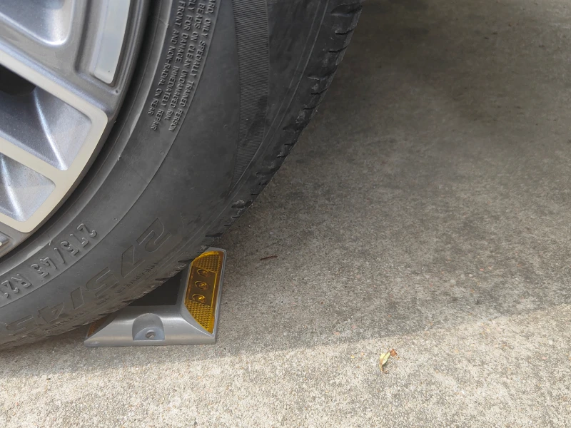 highway road studs Raised Pavement marker traffic safety reflective cast cat eye solar road studs Traffic Warning Products