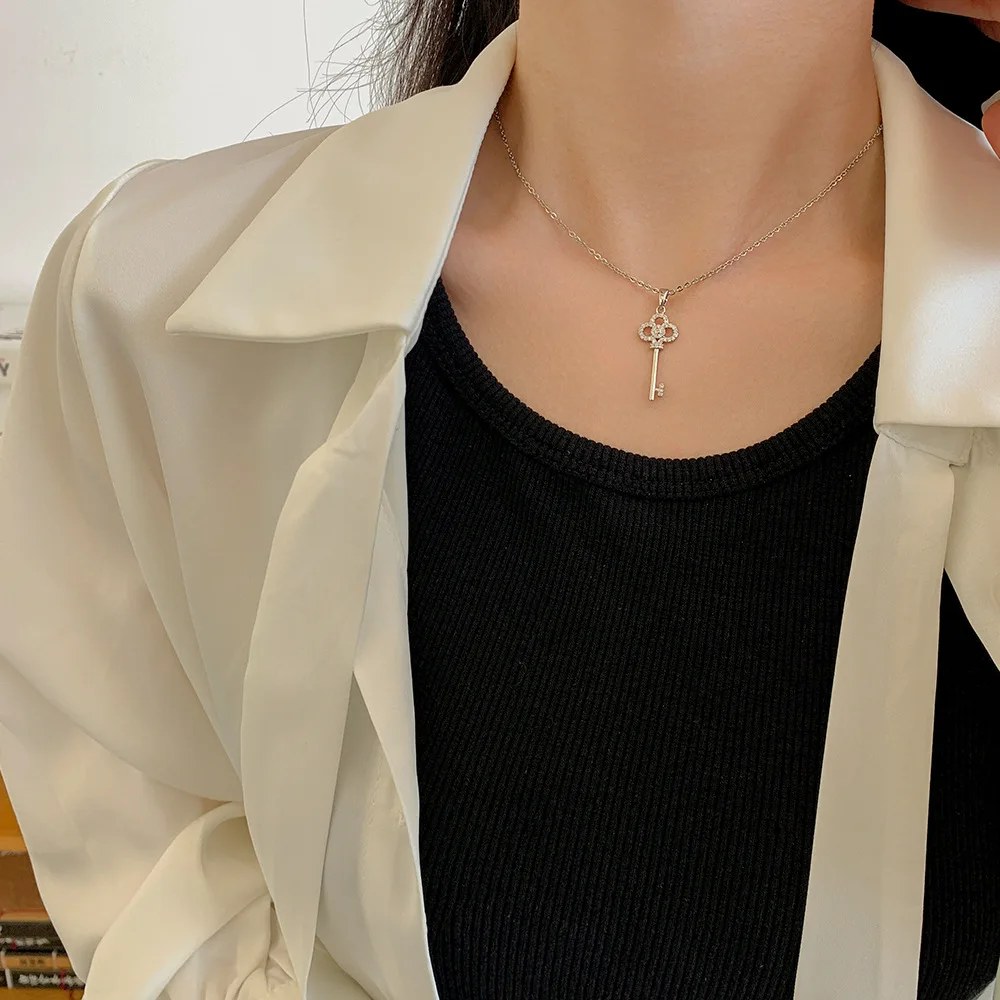 Wholesale Crown Key Necklace Pendant Stainless Steel Diamond 18K Gold-Plated Zircon Fashion Jewelry Necklace Women