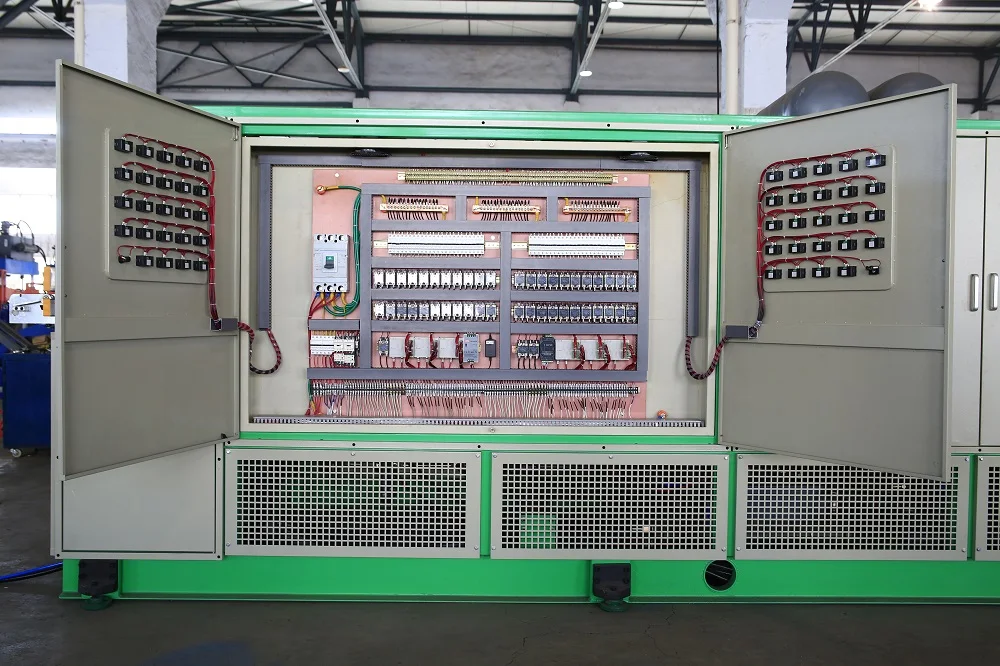 Машина для производства пищевых контейнеров из полистирола