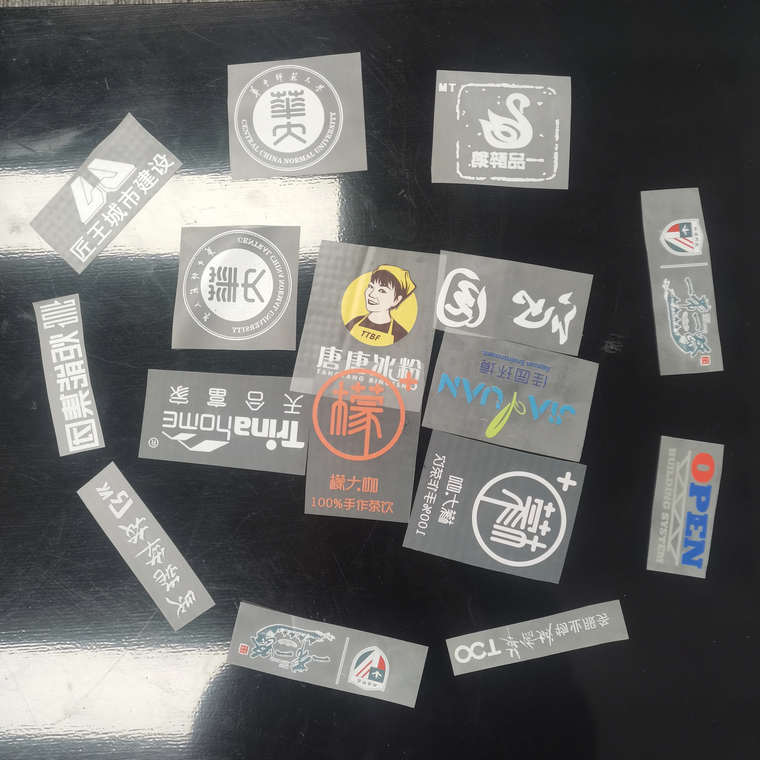 Custom Logo Screen Print Rubber Silicone Clothing Label Fabric Heat Transfer Sticker