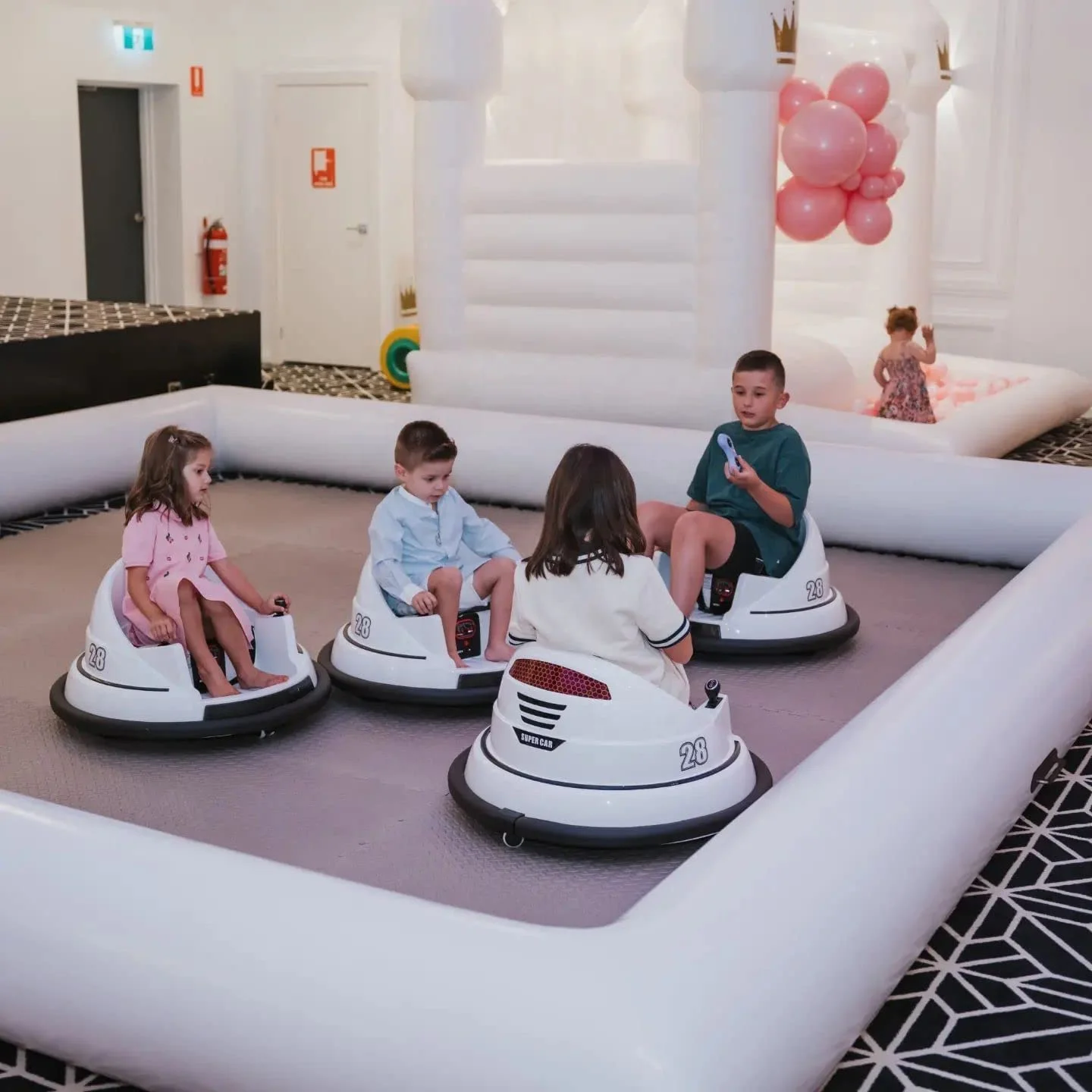 Hot sale kids bumper cars Inflatable bumper car arena inflatable race track for bumper cars inflatable go karts race track