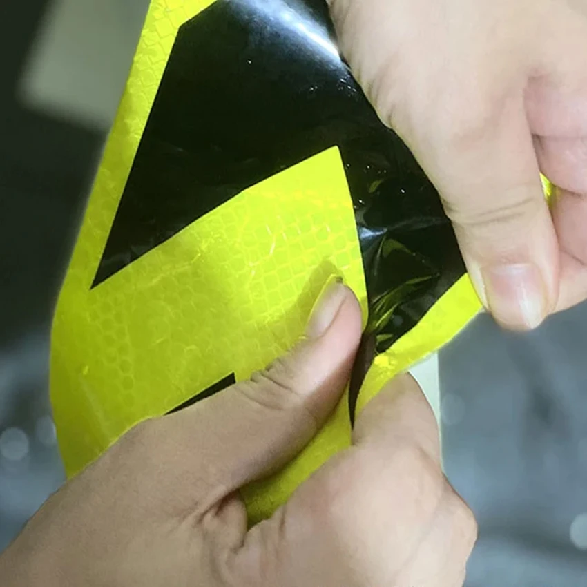 MANCAI High Reflectivity Yellow and Black Arrow Reflective Sticker Arrow Adhesive Reflective Tape For Truck Vehicles