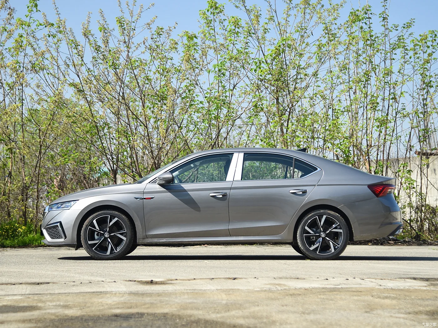 2024 Skoda OCTAVIA PRO TSI280 роскошная версия топливного автомобиля высокопроизводительный новый автомобиль китайские бензиновые автомобили