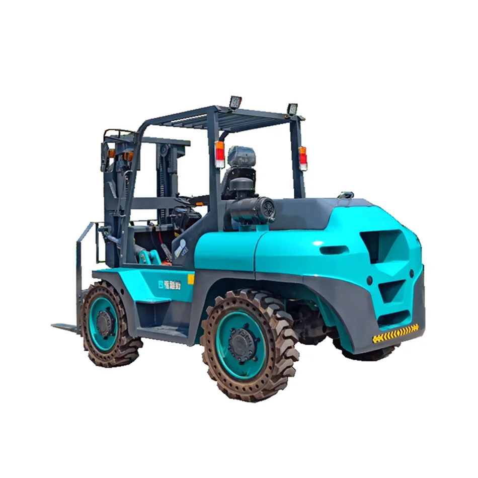 The brand-new four-wheel drive diesel forklift truck is suitable for off-road use in rough terrain.