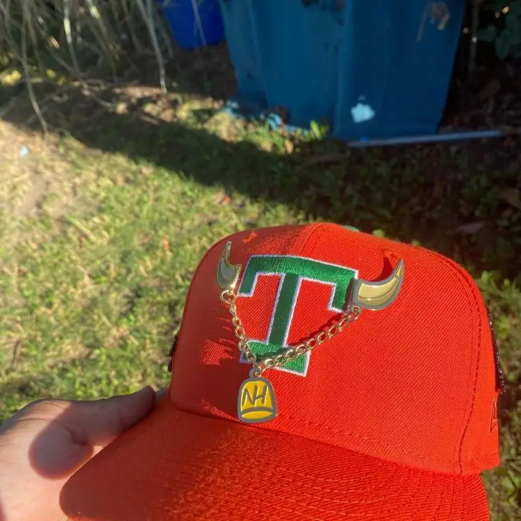 Zinc Alloy Lion Club Government School Souvenir Badge Die Casting Antique Gold 3D Hard Soft Enamel Pin with Rhinestones