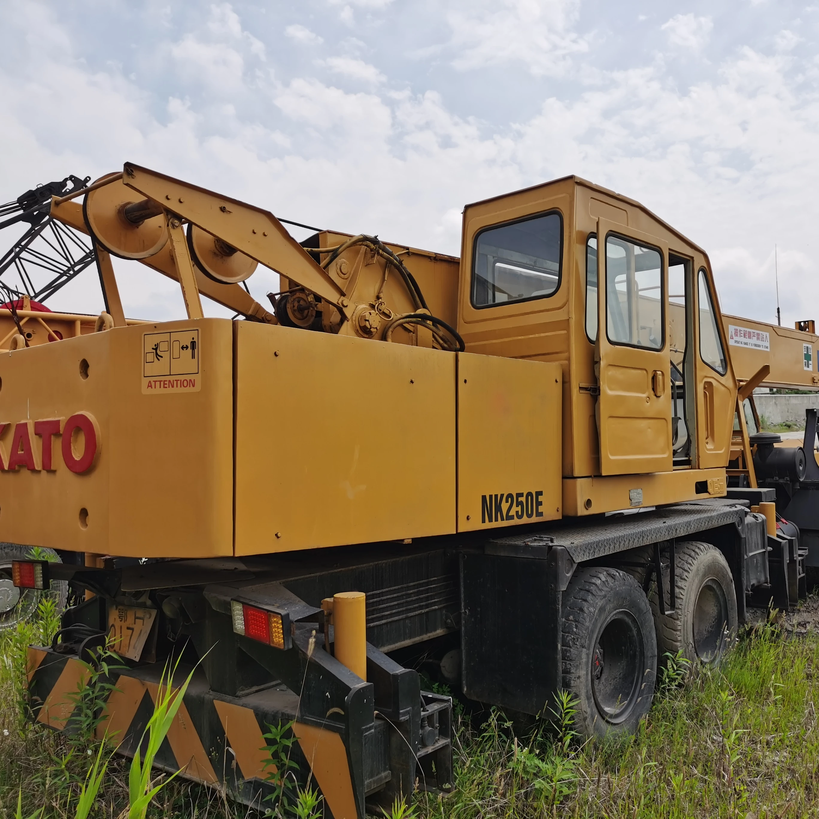 KATO NK250E Mobile Crane, Hydraulic Truck Crane Made from Japan with High Quality and Cheap Price for Sale in Shanghai Provided