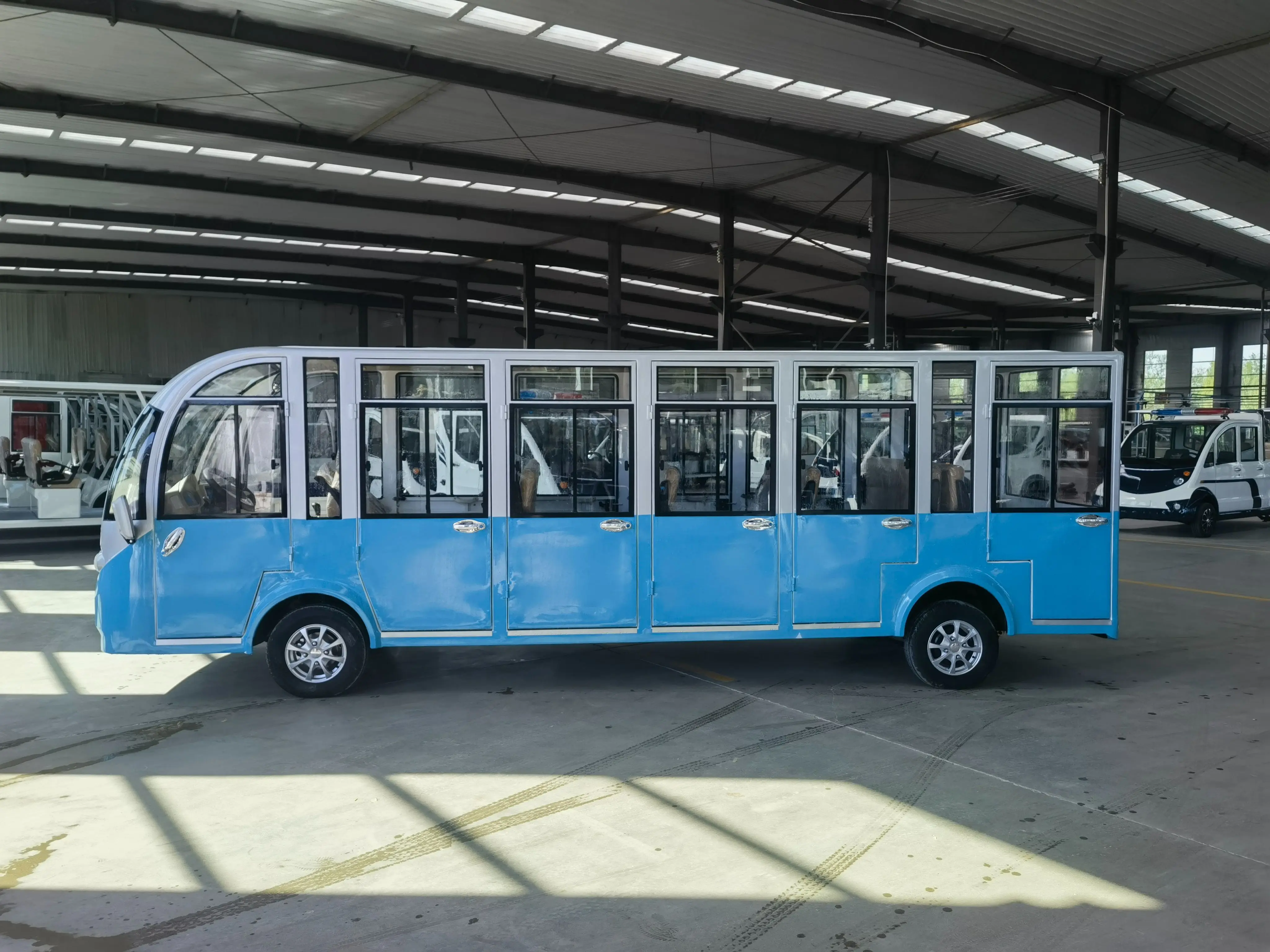 Продается как горячий cakes17-Seater Электрический экскурсионный автобус 72 В пассажирский автомобиль туристический городской шаттл курорты классический дизайн экологичный