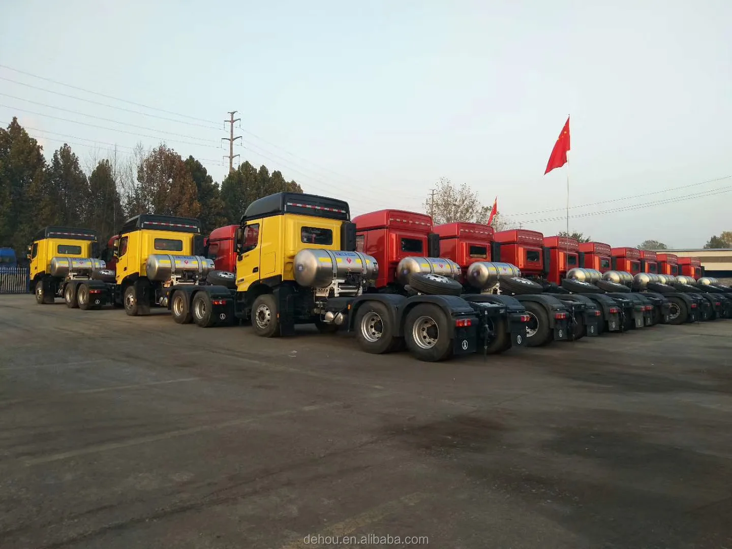 Китай HOWO 2018 года использования 6x4 высоких лошадиных сил может переносить 60 тонн прицепа sinotruck самосвалы прямые продажи с завода
