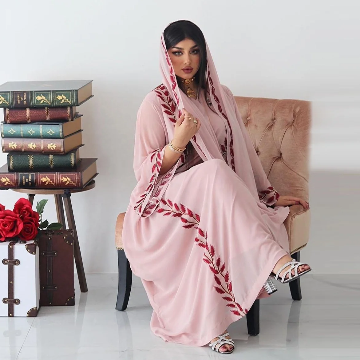 Factory Price Embroidery Muslim Dress With Scarf Long Abaya Robes Moroccan Caftan Ethnic Clothing Modest Evening Islamic Dress