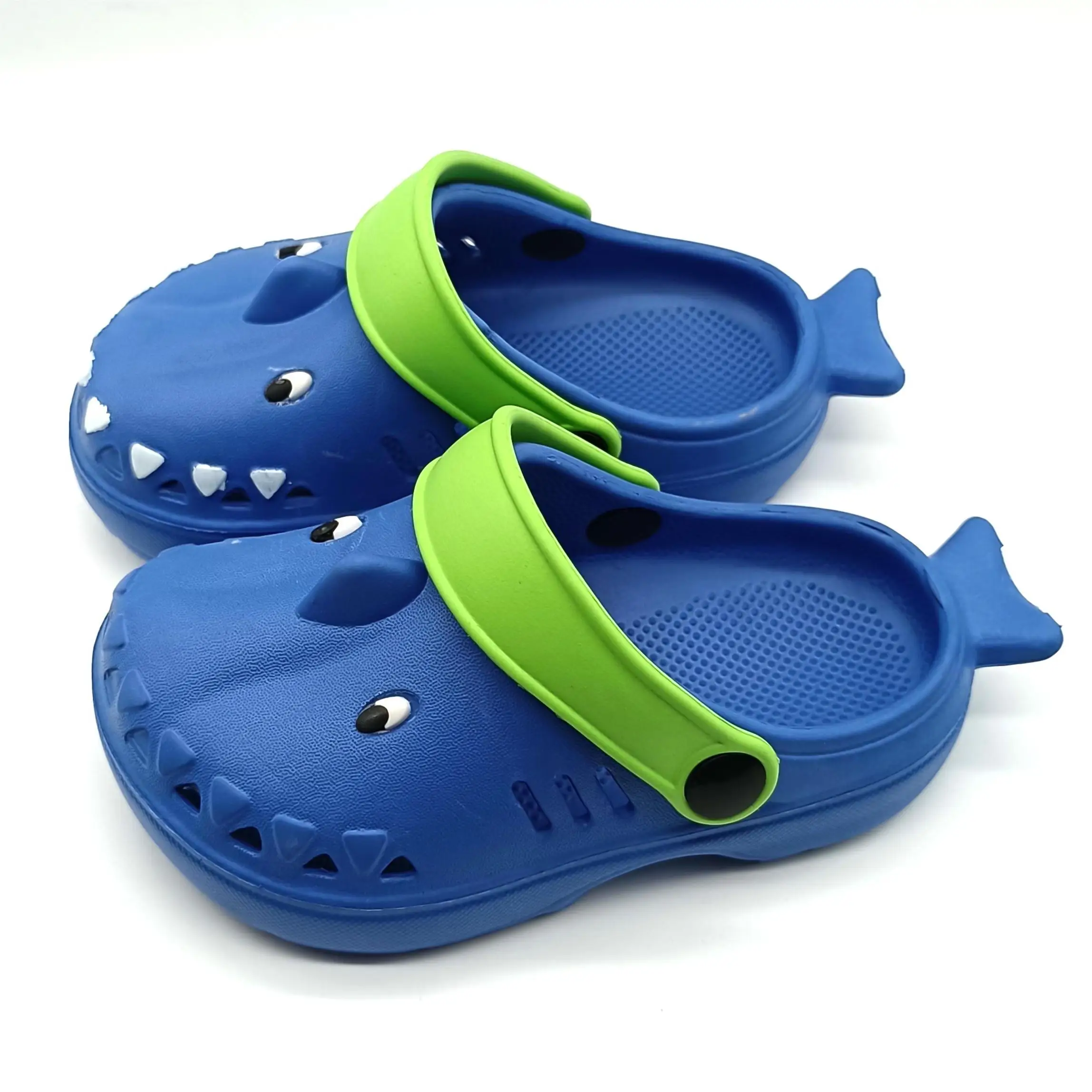Summer Non-Slip Lightweight EVA Outdoor Clog Cute Cartoon Shark Slippers Baby Clogs Garden Shoes