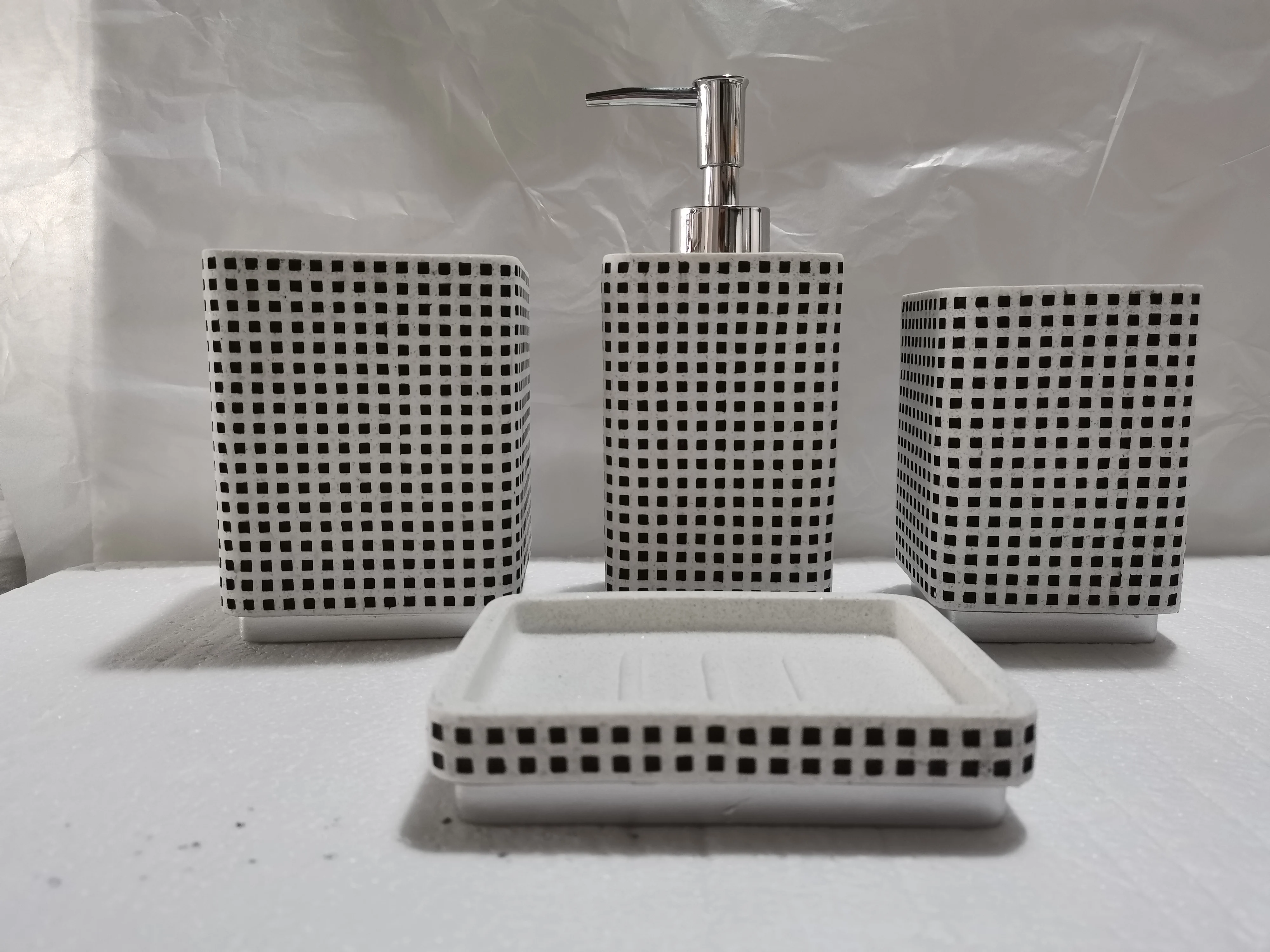 Cheap black Sandstone effect Polyresin Bathroom Set