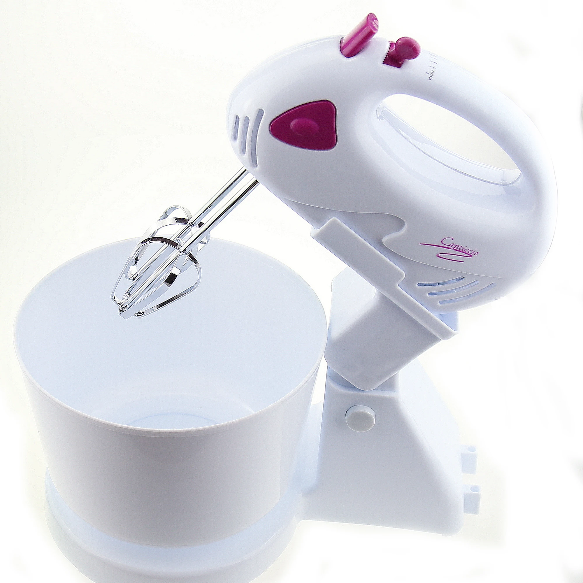 7-скоростной ручной миксер с пластмассовым корпусом