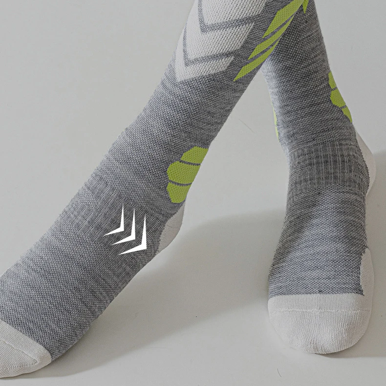 New Long Sport Socks Skiing Snowboarding Warm Stockings Cold Weather Thick Knee High Thermal  Merino Wool Skiing Socks for Man