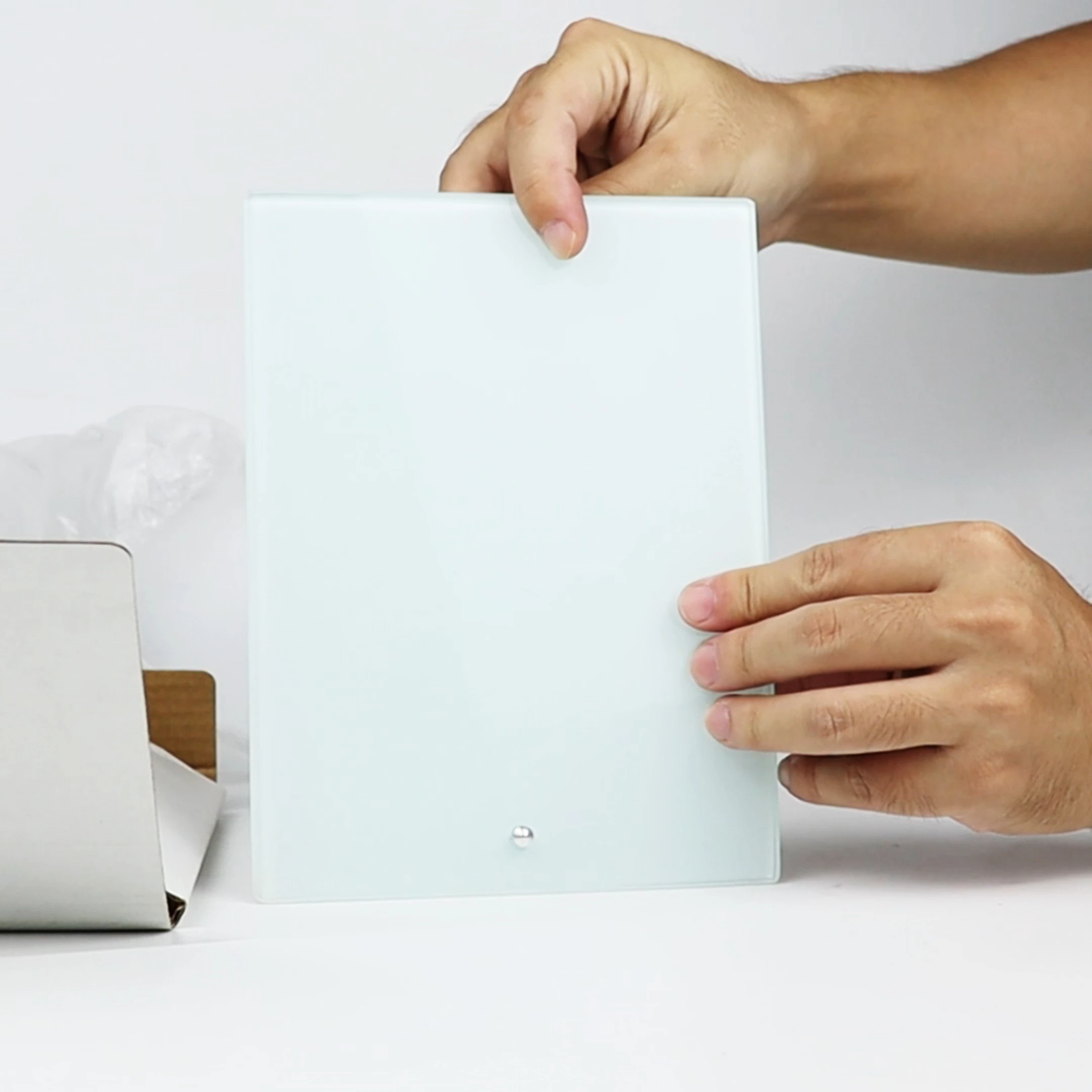 Wholesale 4mm thick 15x20cm White Blank Glass Vertical Photo Frame for Sublimate with Aluminum Bracket