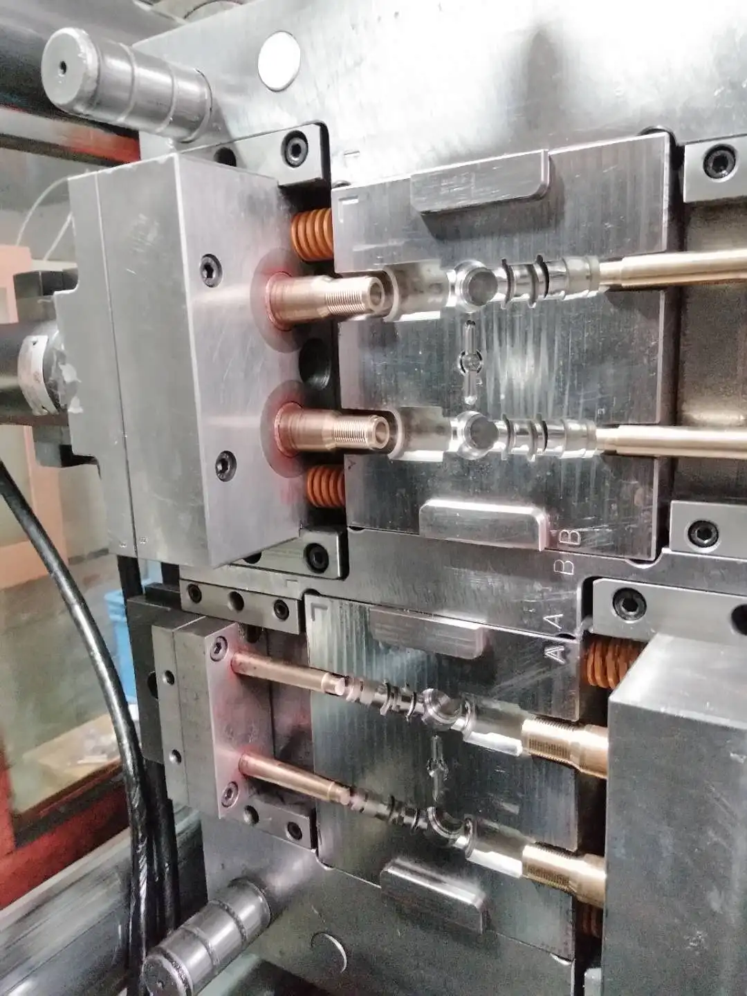 Plastic Injection molds  Mould with minecraft molds manufacturer in China irrigation farm water system plastic sprinkler mold