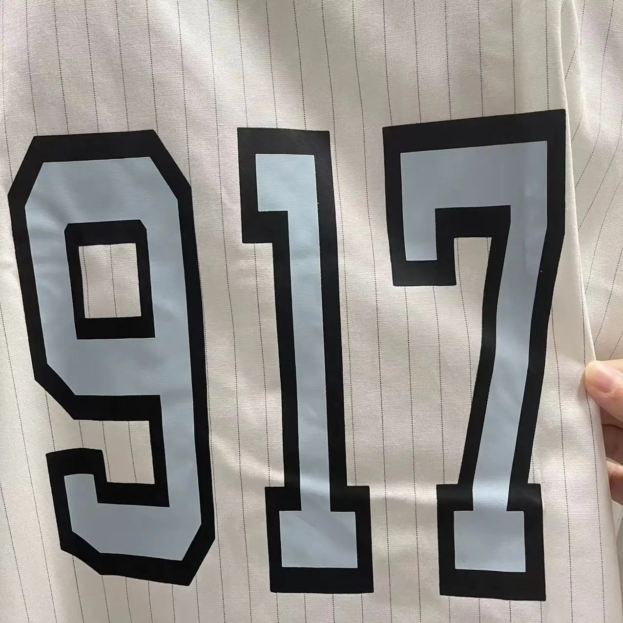 High quality applique screen printing shirts Striped smooth fabric shirts V-neck button Placket shirts